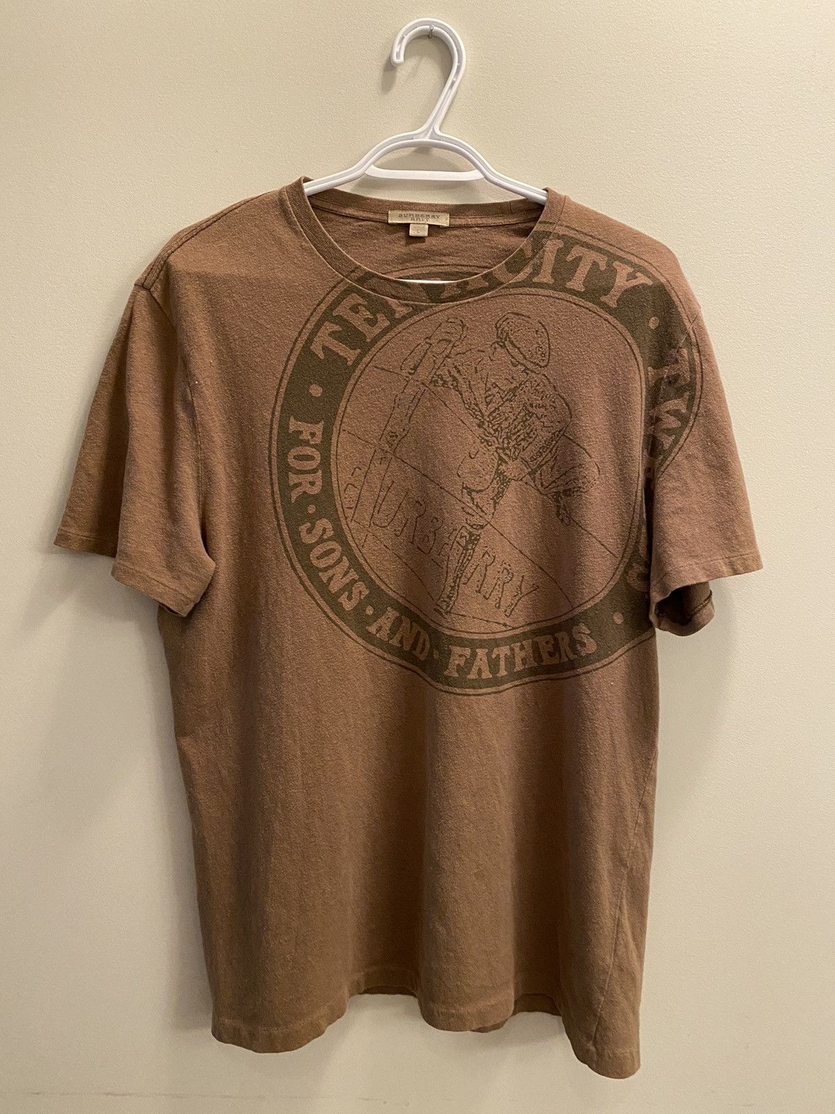 Burberry × Designer Burberry Big Logo T-Shirt Vintage Rare Celebrity Japan Size US L / EU 52-54 / 3 - 1 Thumbnail