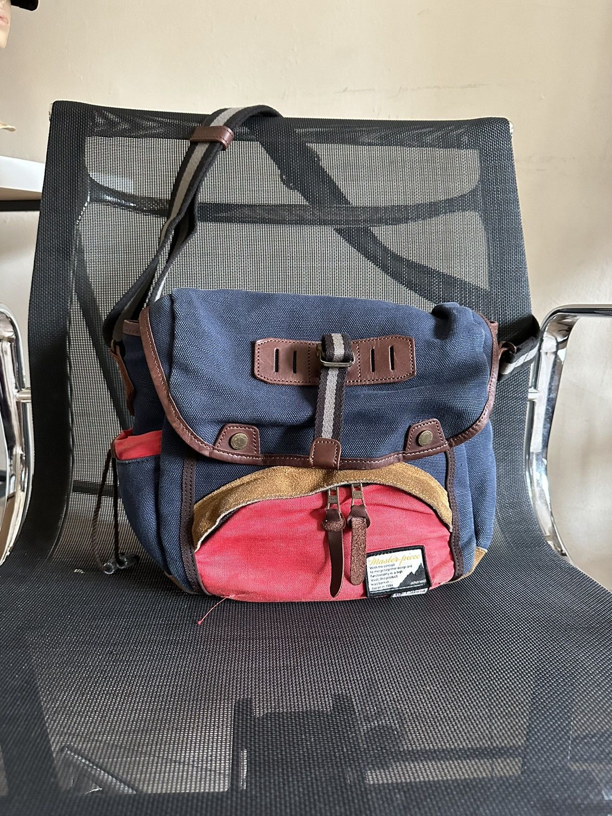 Japanese Brand 2000s Masterpiece x Sakura Sling Bag Size ONE SIZE - 2 Thumbnail