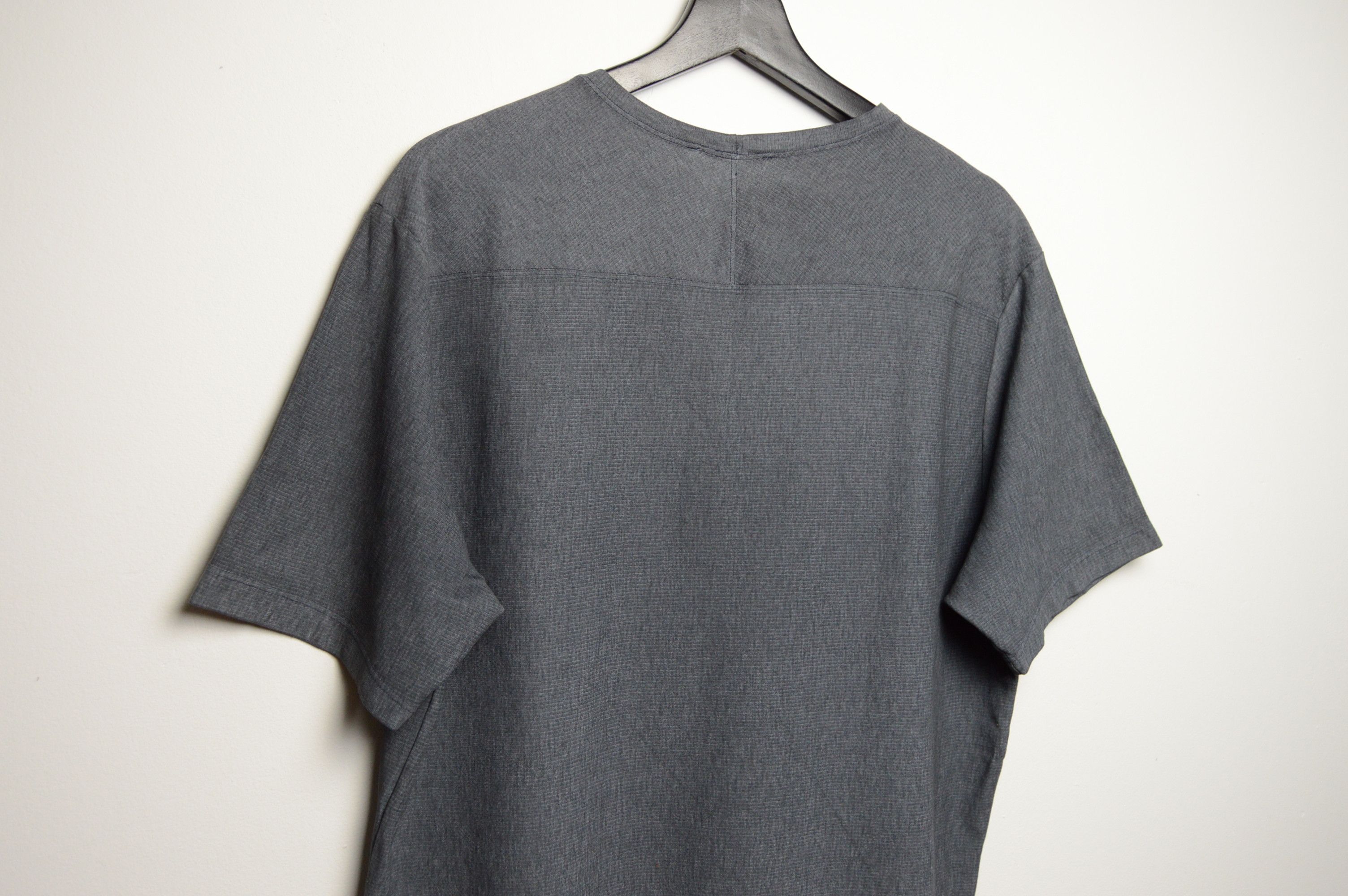Stone Island stone island logo t shirt tee Size US L / EU 52-54 / 3 - 6 Thumbnail