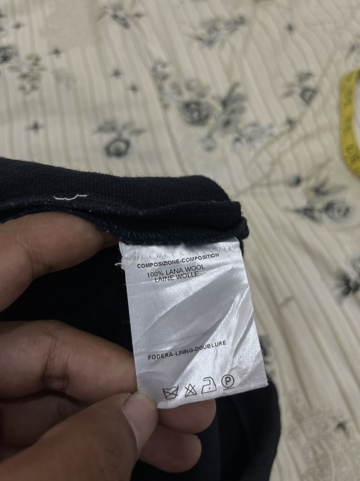 Fendi (Ffff). FENDI ELASTIC PANTS Size 28" / US 6 / IT 42 - 8 Thumbnail