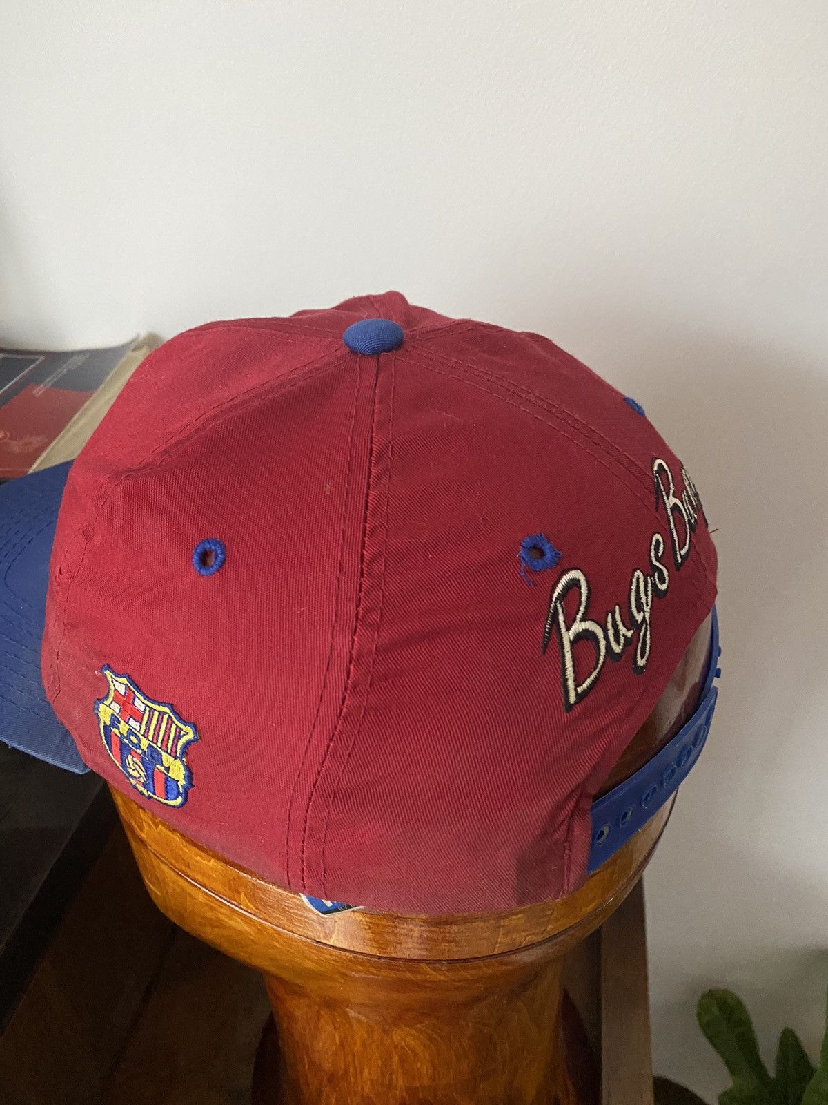 Vintage Vintage Looney Tunes Teams Hat Barcelona Soccer Size ONE SIZE - 3 Thumbnail