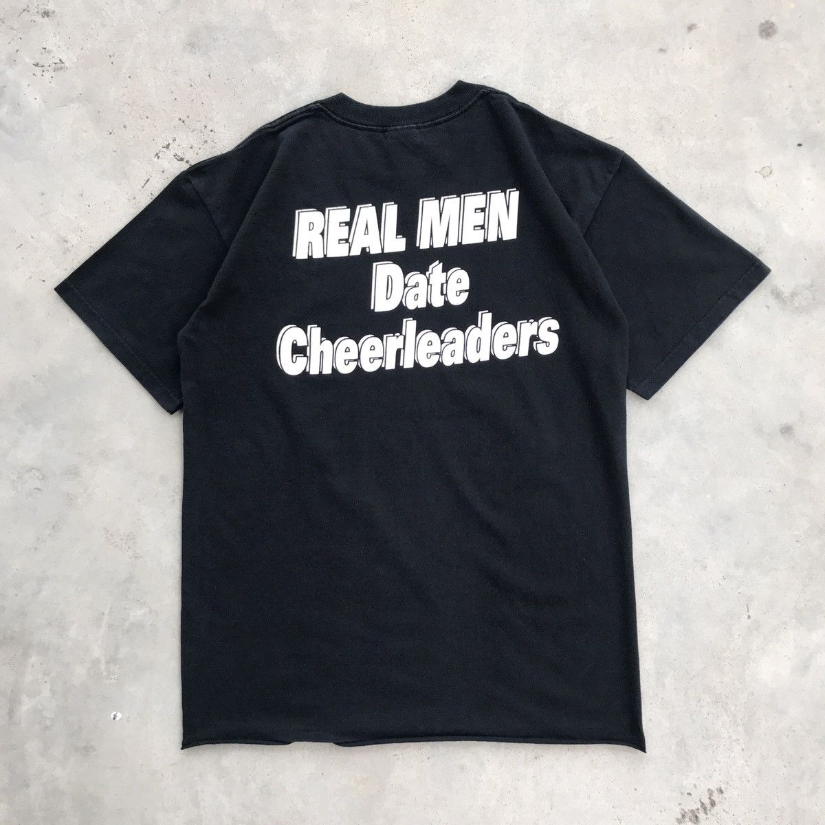 Vintage Vintage 90's Wording - Real Men Date Cheerleaders T-Shirt Size US M / EU 48-50 / 2 - 2 Thumbnail