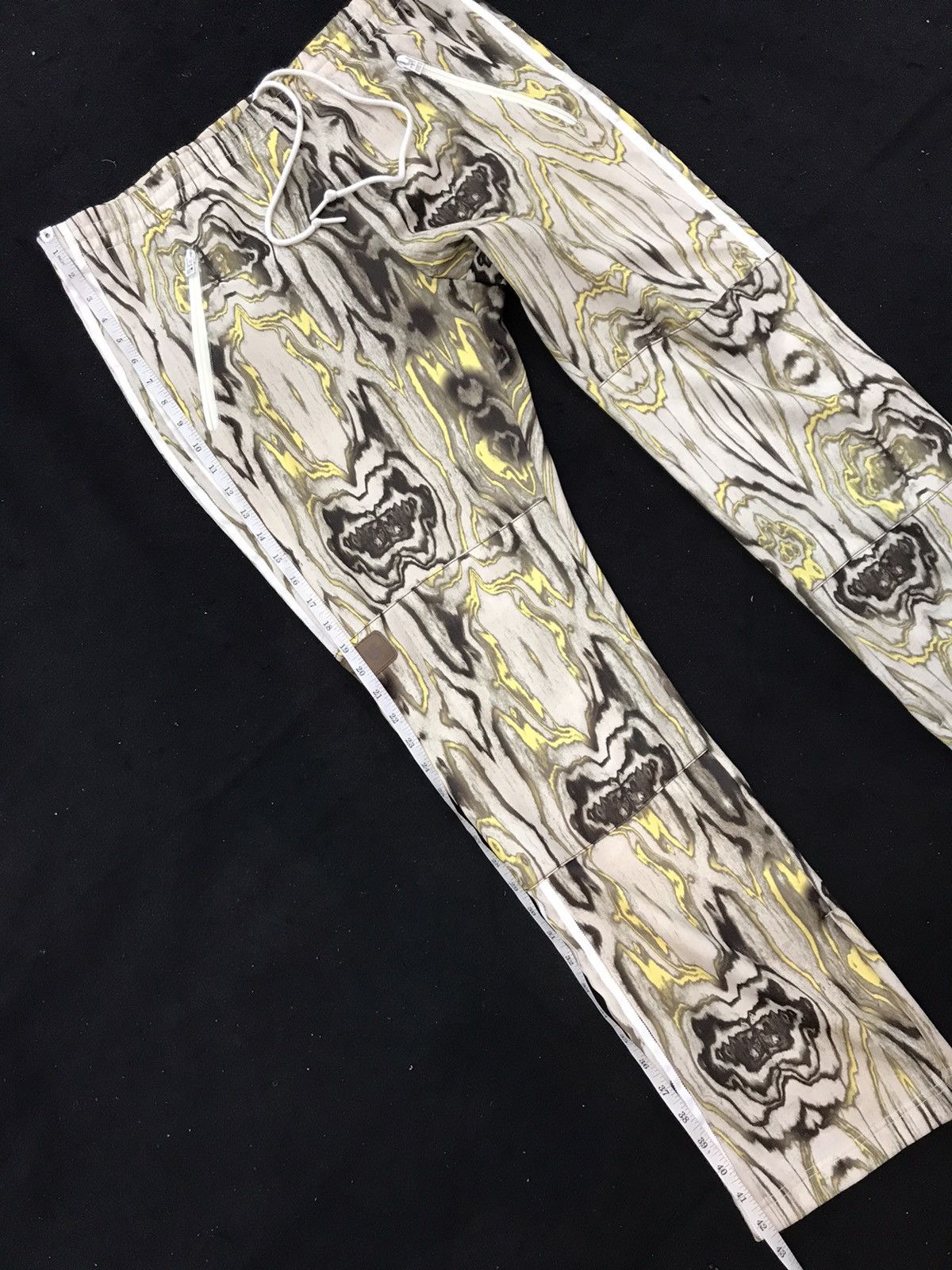 Adidas 🔥RARE🔥Adidas X Burton Gluhwein Track pants Size US 36 / EU 52 - 14 Thumbnail