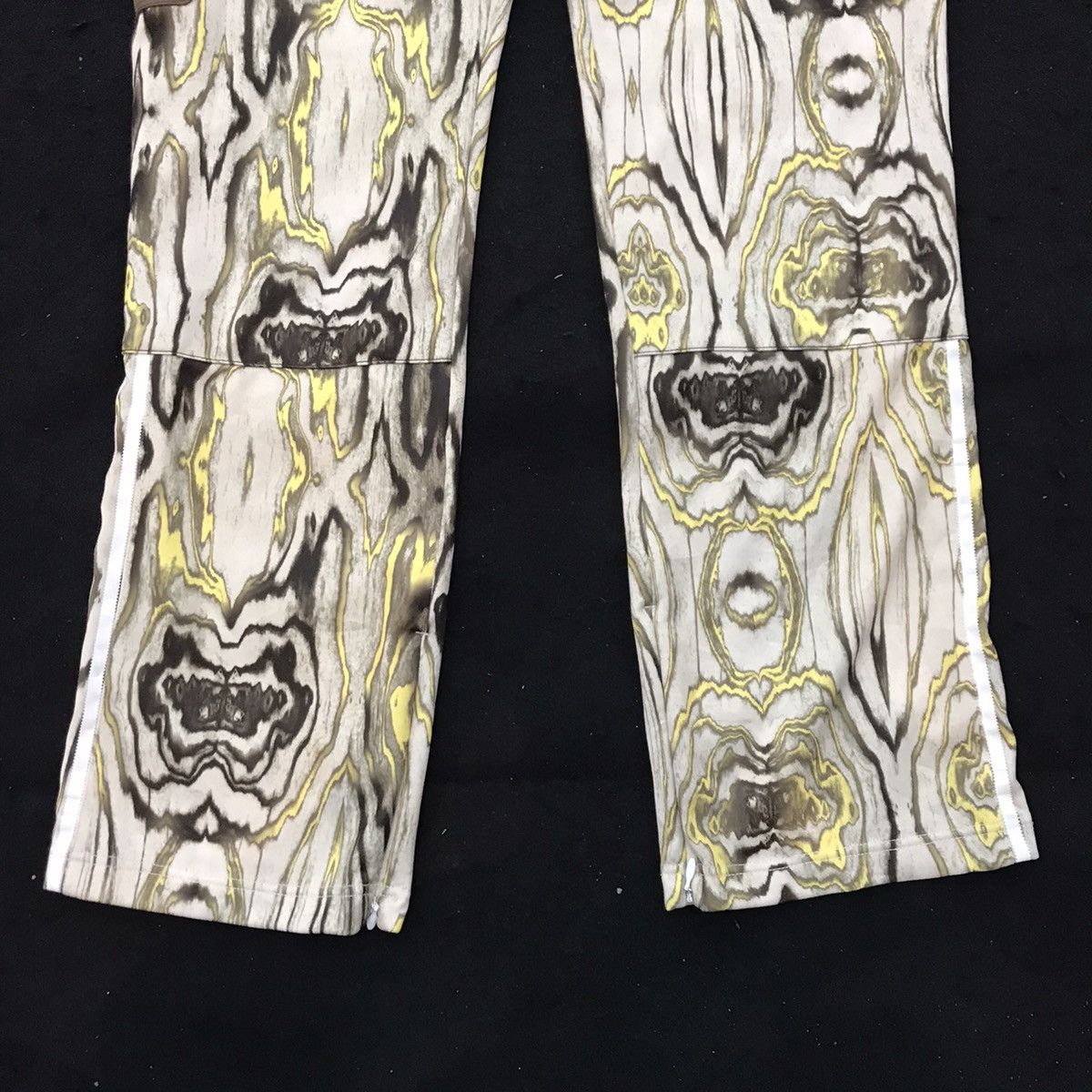 Adidas 🔥RARE🔥Adidas X Burton Gluhwein Track pants Size US 36 / EU 52 - 6 Thumbnail