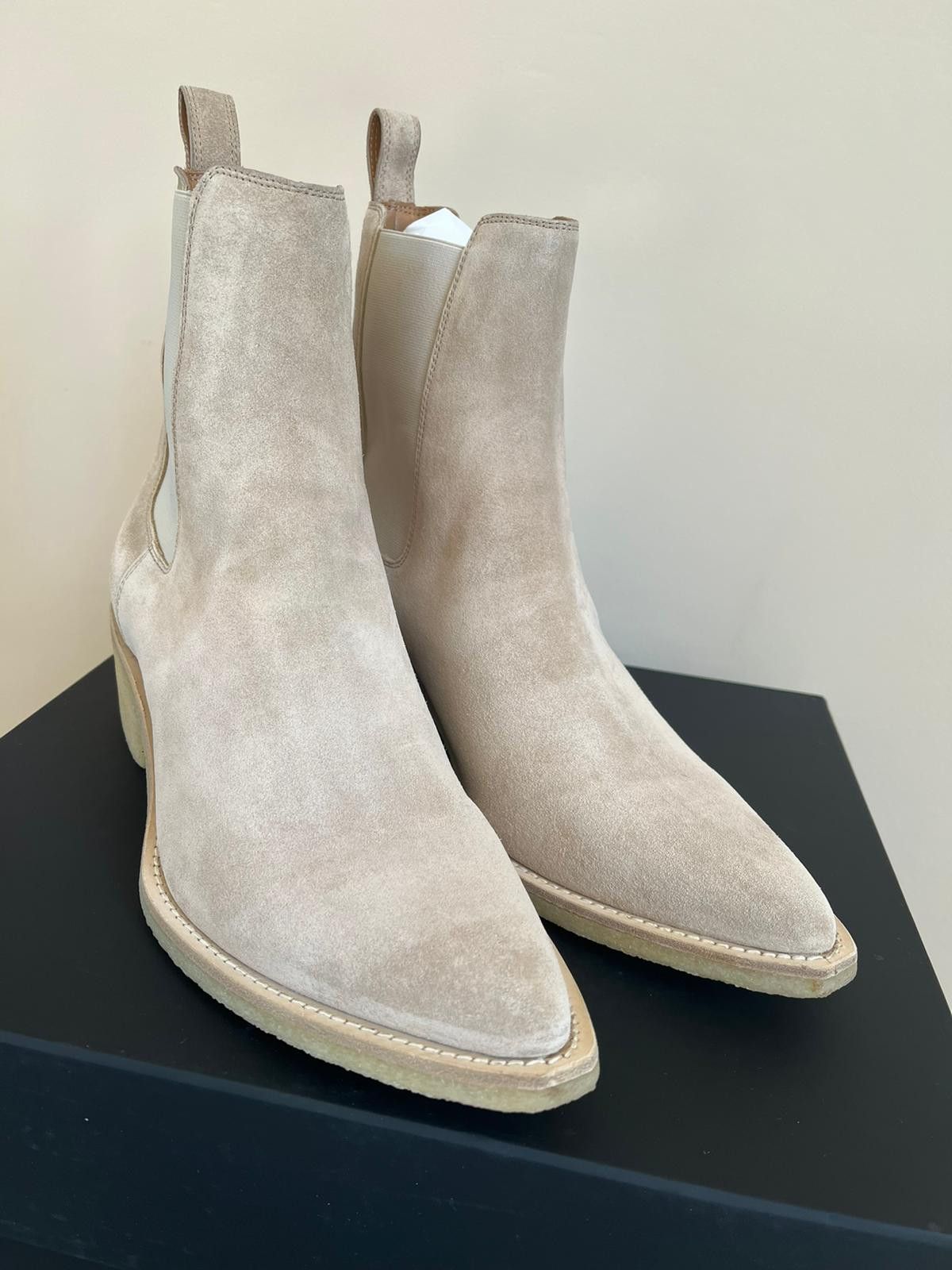 Amiri Crepe Pointy Toe Chelsea Boot in Tan Size US 11 / EU 44 - 11 Thumbnail
