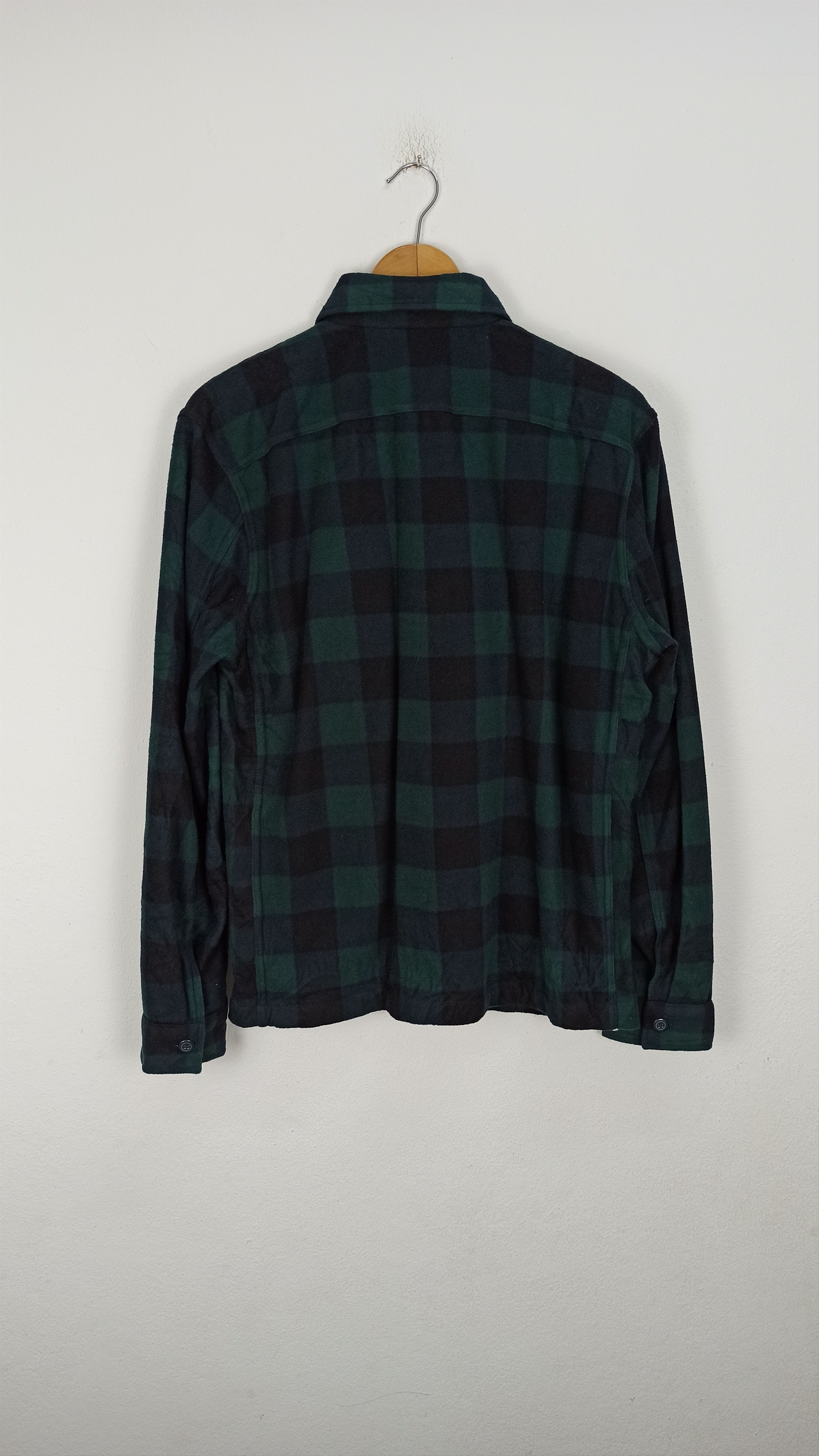 Other Uniqlo Flannel Green Colour Good Condition used Size US L / EU 52-54 / 3 - 4 Thumbnail