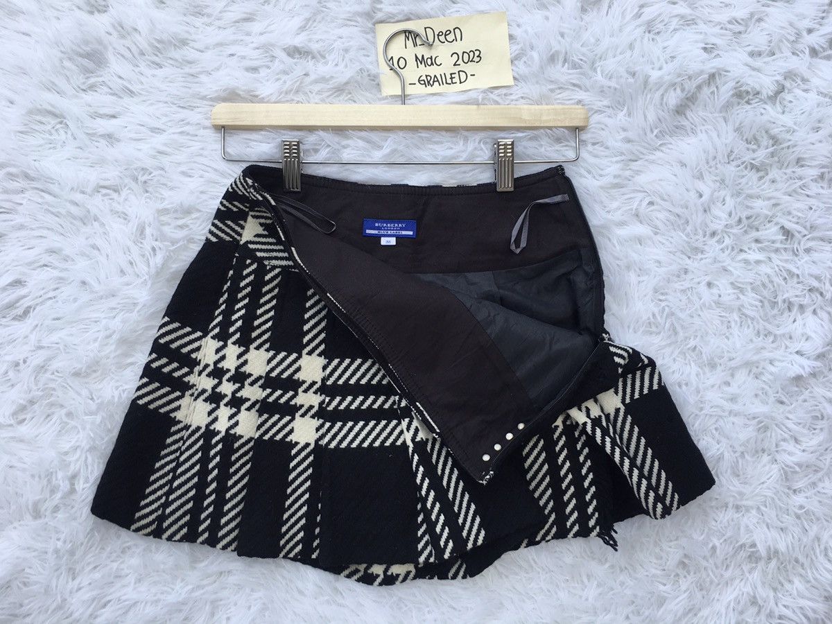Burberry Rare Vintage Burberry Monogram Wool Mini Skirt Size 28" / US 6 / IT 42 - 1 Thumbnail