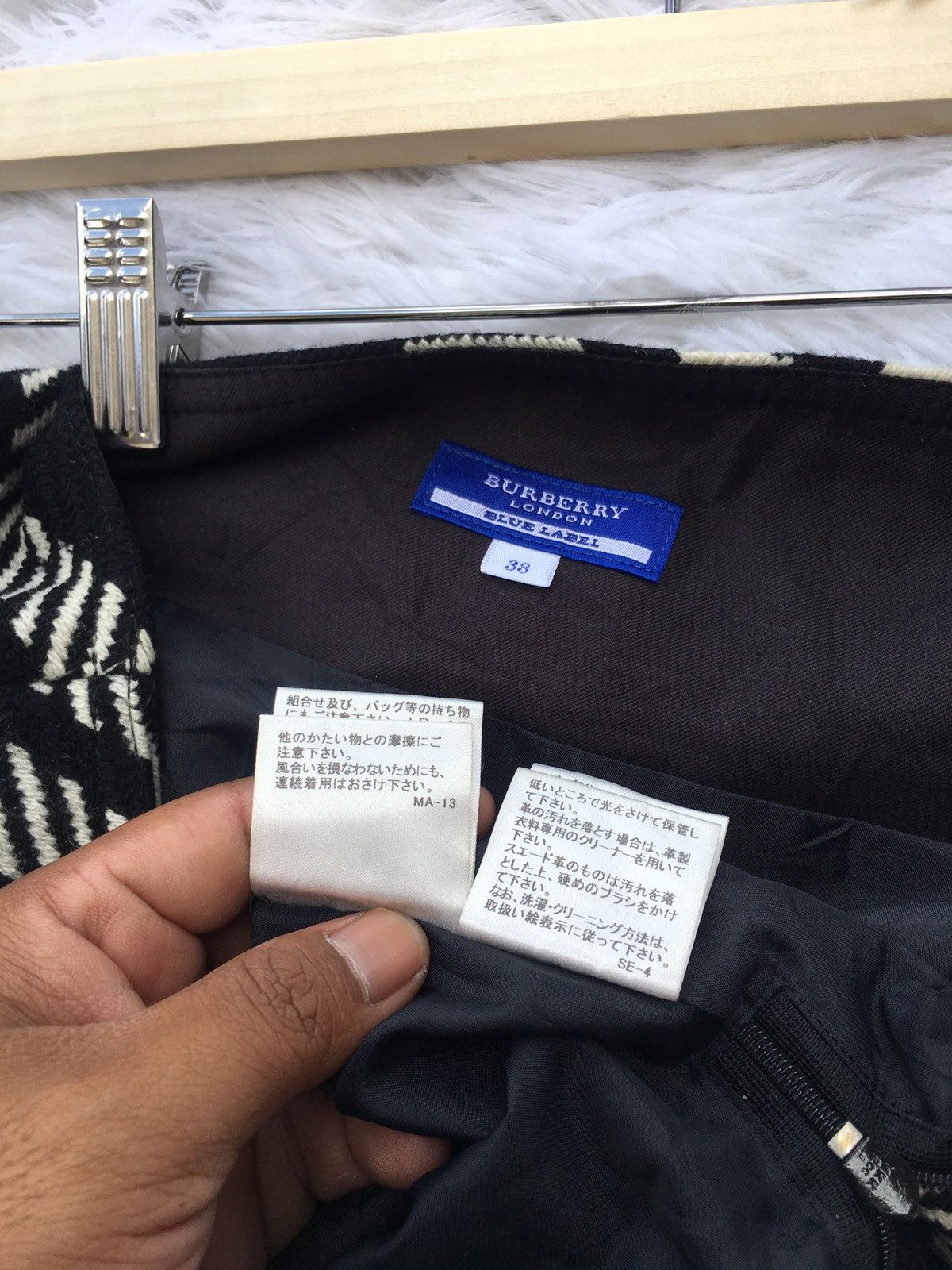 Burberry Rare Vintage Burberry Monogram Wool Mini Skirt Size 28" / US 6 / IT 42 - 11 Thumbnail
