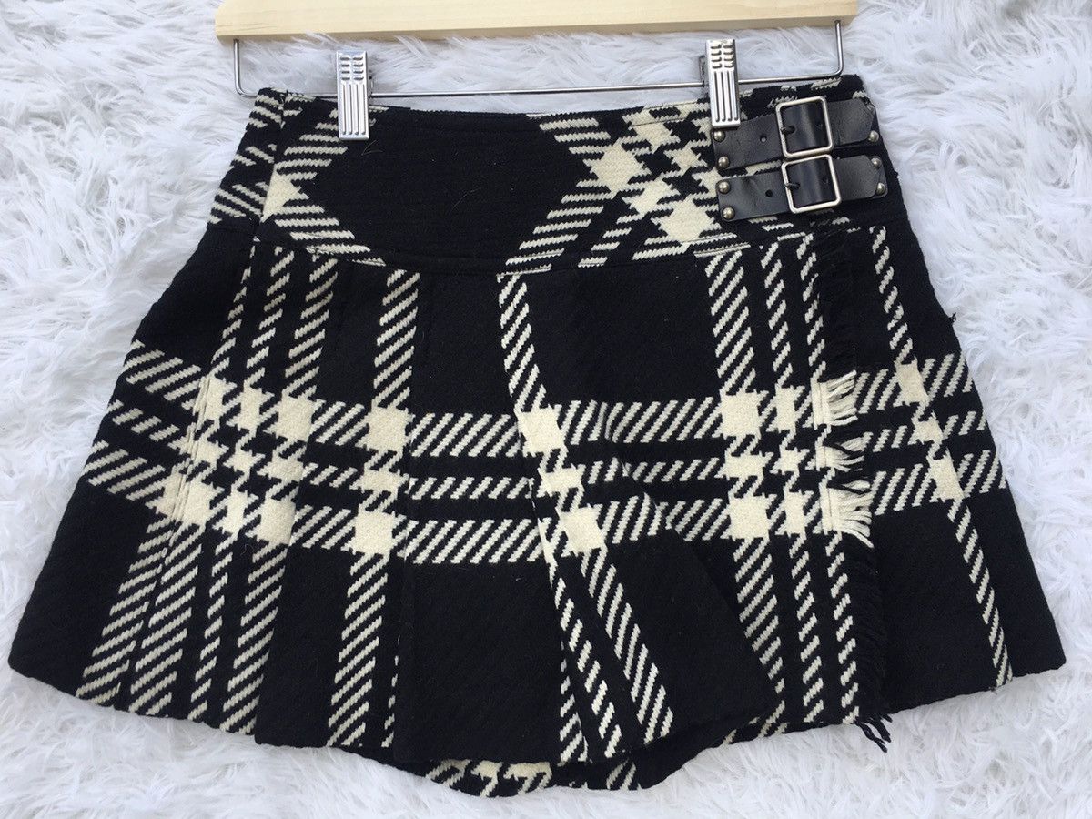 Burberry Rare Vintage Burberry Monogram Wool Mini Skirt Size 28" / US 6 / IT 42 - 5 Thumbnail
