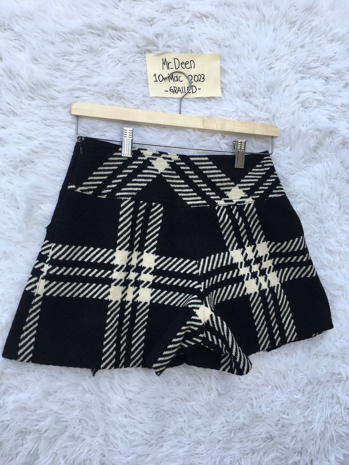 Burberry Rare Vintage Burberry Monogram Wool Mini Skirt Size 28" / US 6 / IT 42 - 16 Thumbnail