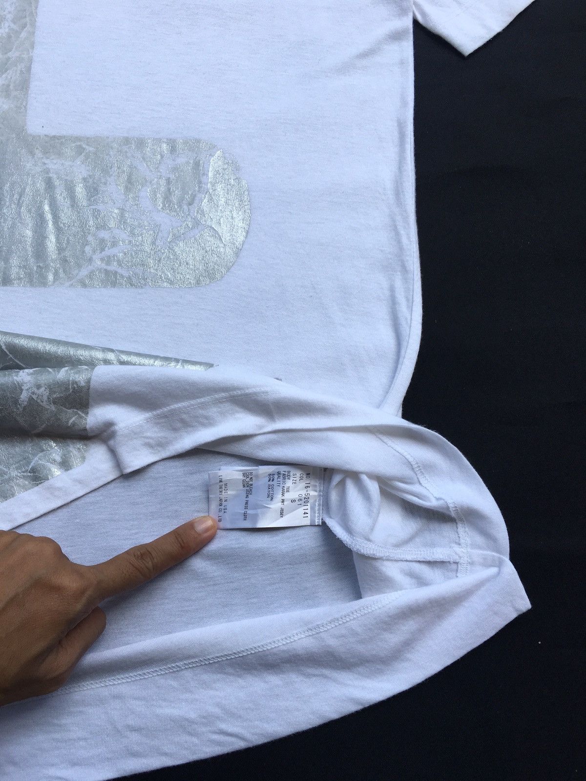 Helmut Lang Rarest Helmut Lang Silver Printed White Tshirt Size US M / EU 48-50 / 2 - 10 Thumbnail
