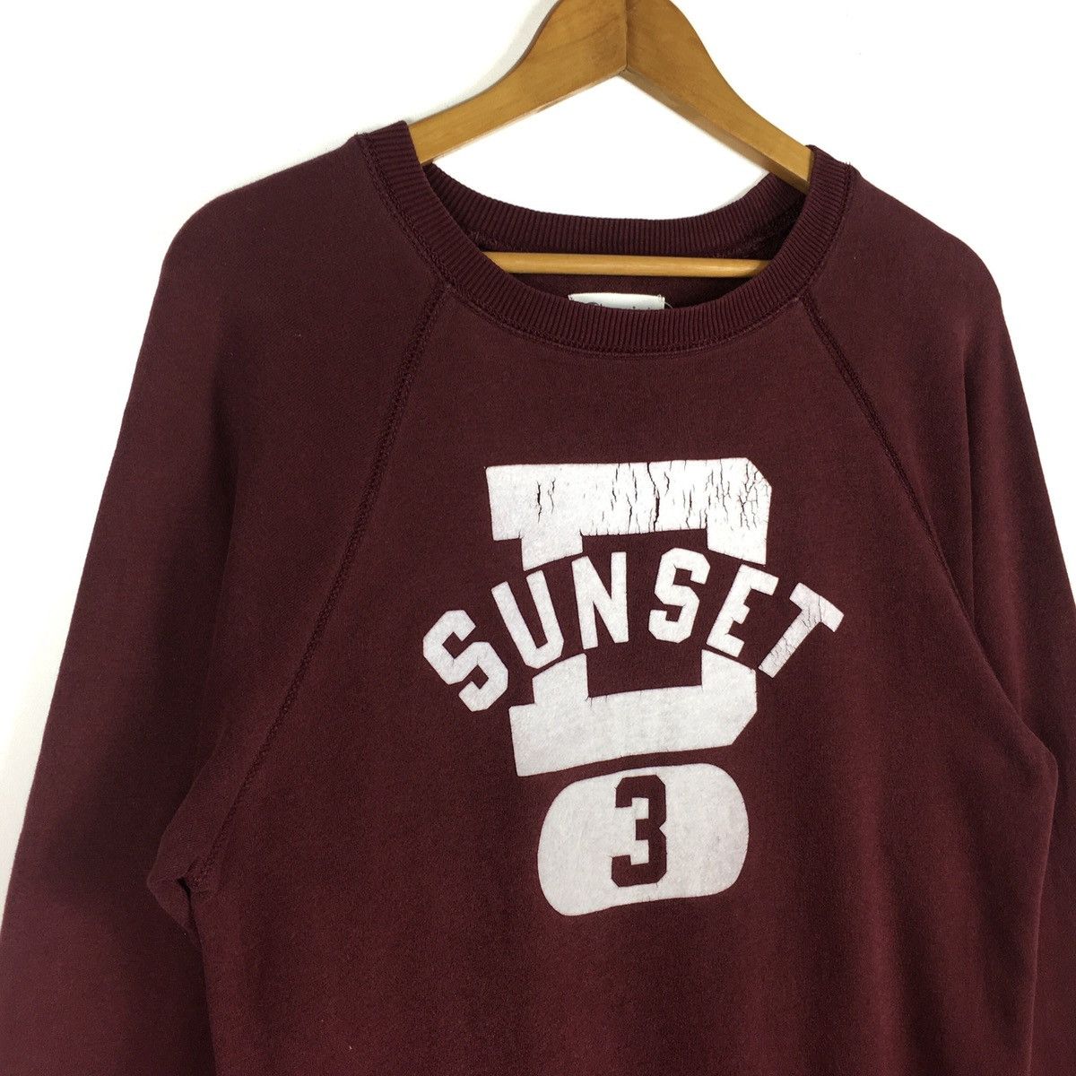 Champion vintage champion sunset big logo jumper pullover sweatshirt Size US M / EU 48-50 / 2 - 3 Thumbnail
