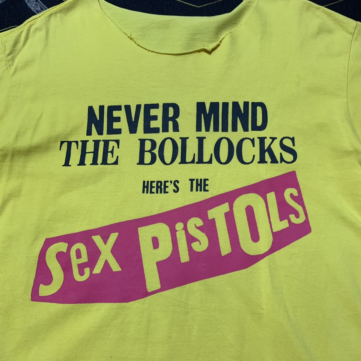 Vintage Y2k Sex Pistols “nevermind The Bollock” Punk Rock Band Tees