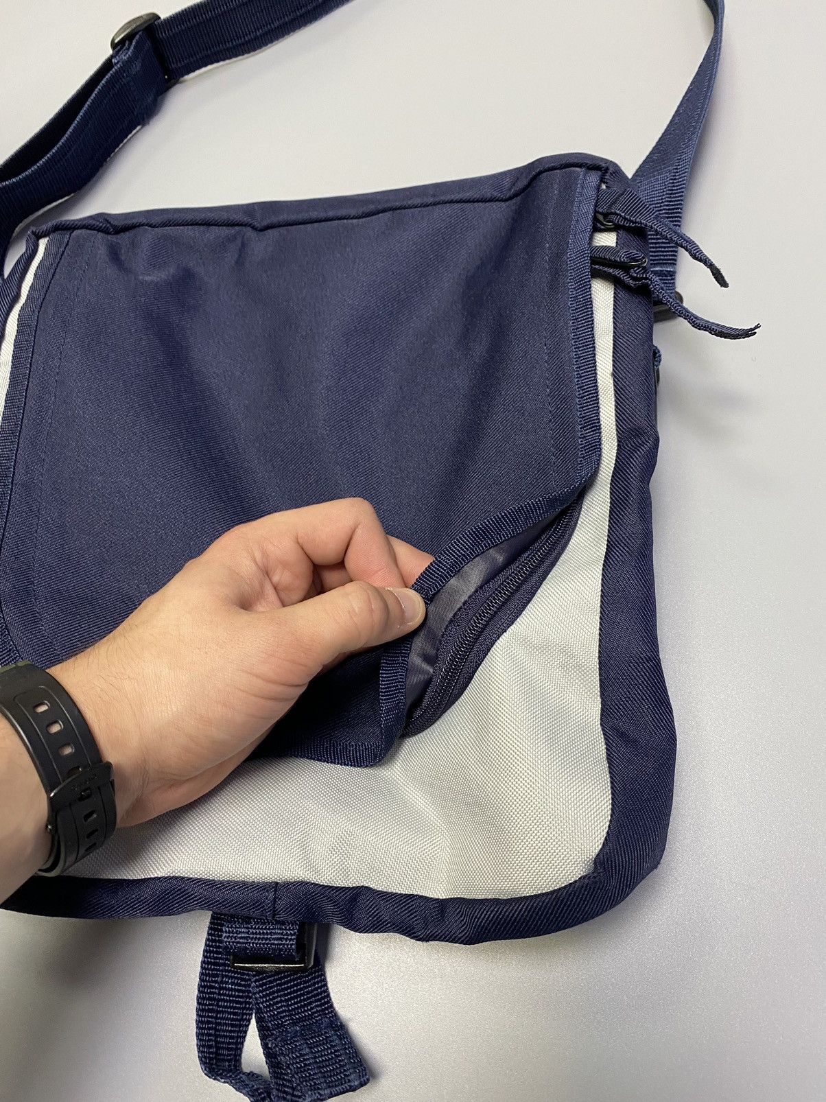 Nike × Vintage Vintage 90s Nike Shoulders Bag Size ONE SIZE - 5 Thumbnail