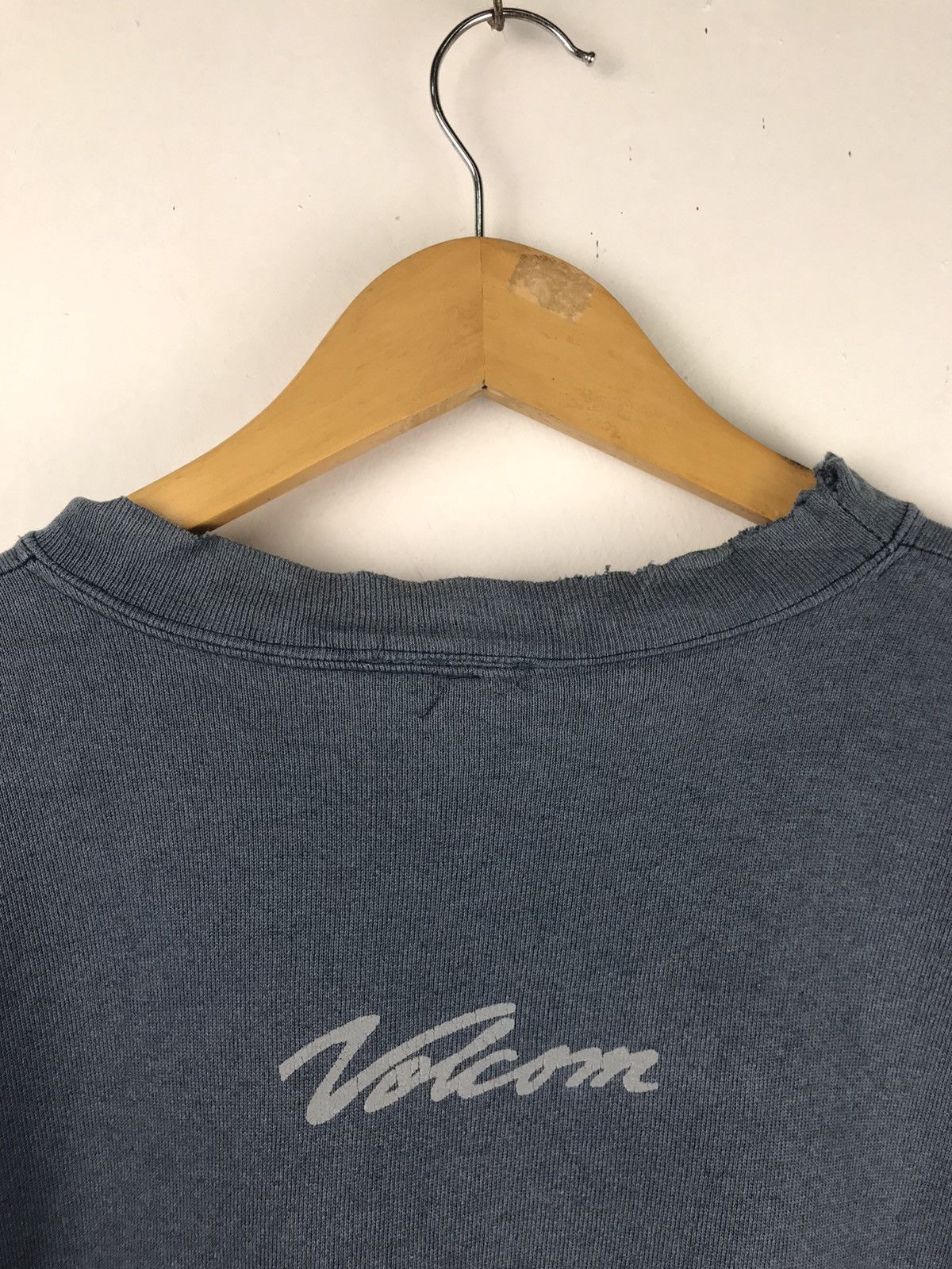 Vintage × Volcom Vintage Distressed streetwear sweatshirt Volcom Size US S / EU 44-46 / 1 - 5 Thumbnail