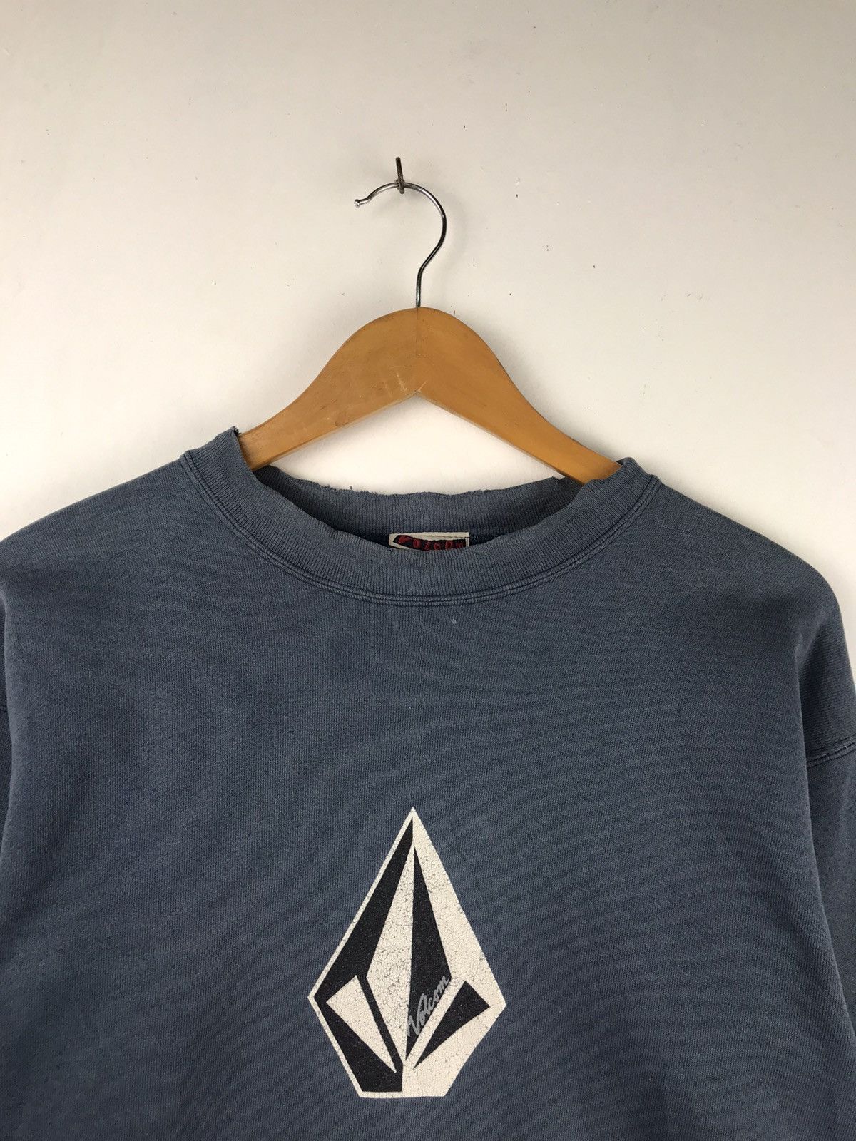 Vintage × Volcom Vintage Distressed streetwear sweatshirt Volcom Size US S / EU 44-46 / 1 - 3 Thumbnail