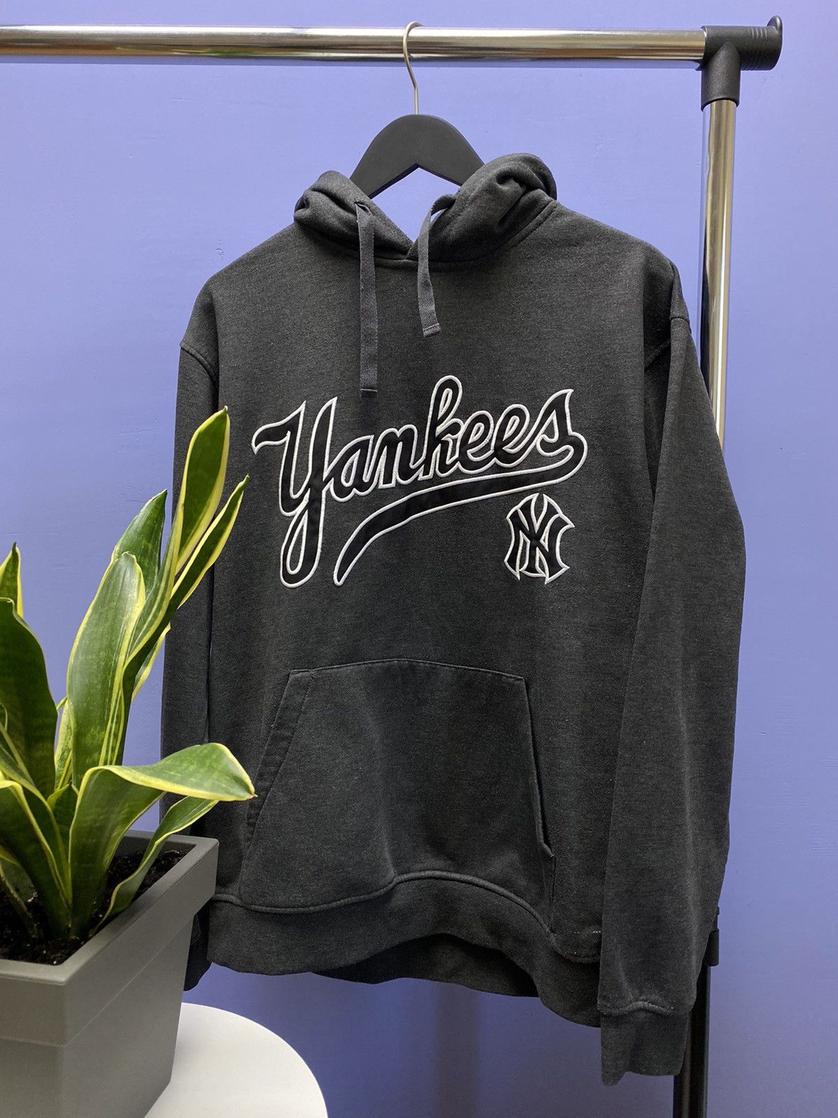 MLB × Majestic × New York Yankees Majestic New York Yankees Big Logo Hoodie Size US XL / EU 56 / 4 - 1 Thumbnail