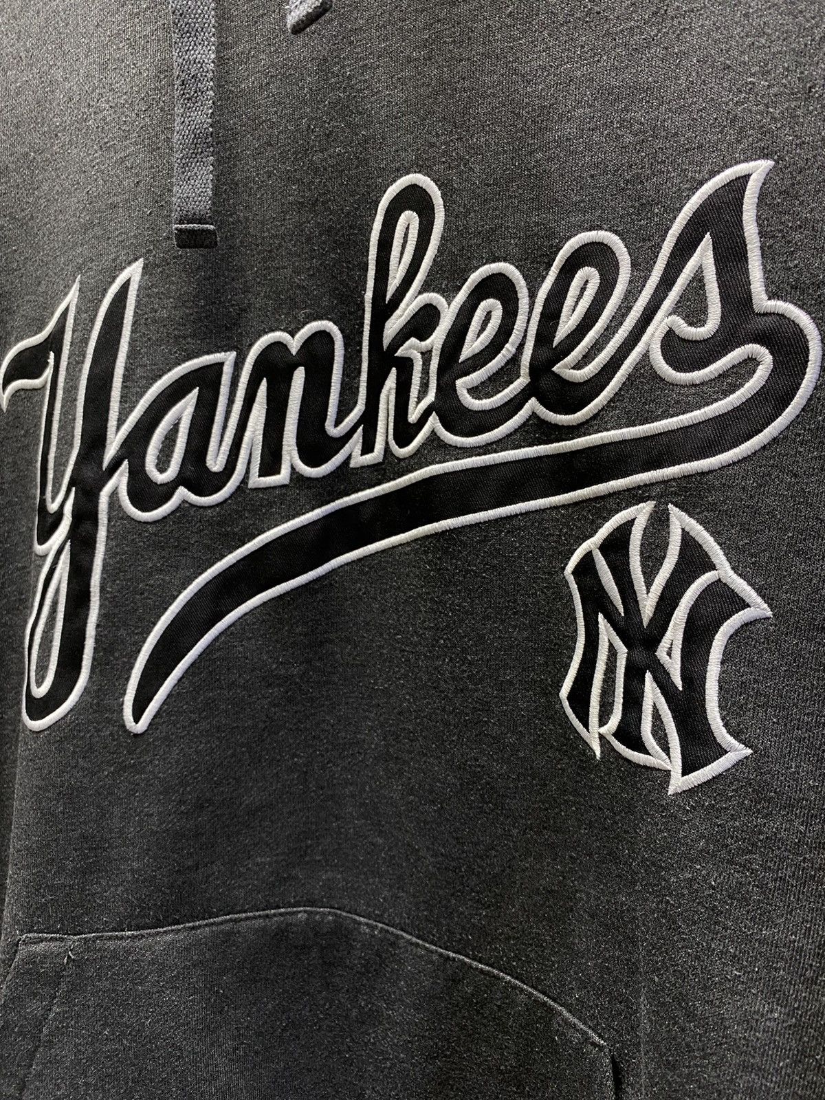 MLB × Majestic × New York Yankees Majestic New York Yankees Big Logo Hoodie Size US XL / EU 56 / 4 - 8 Thumbnail