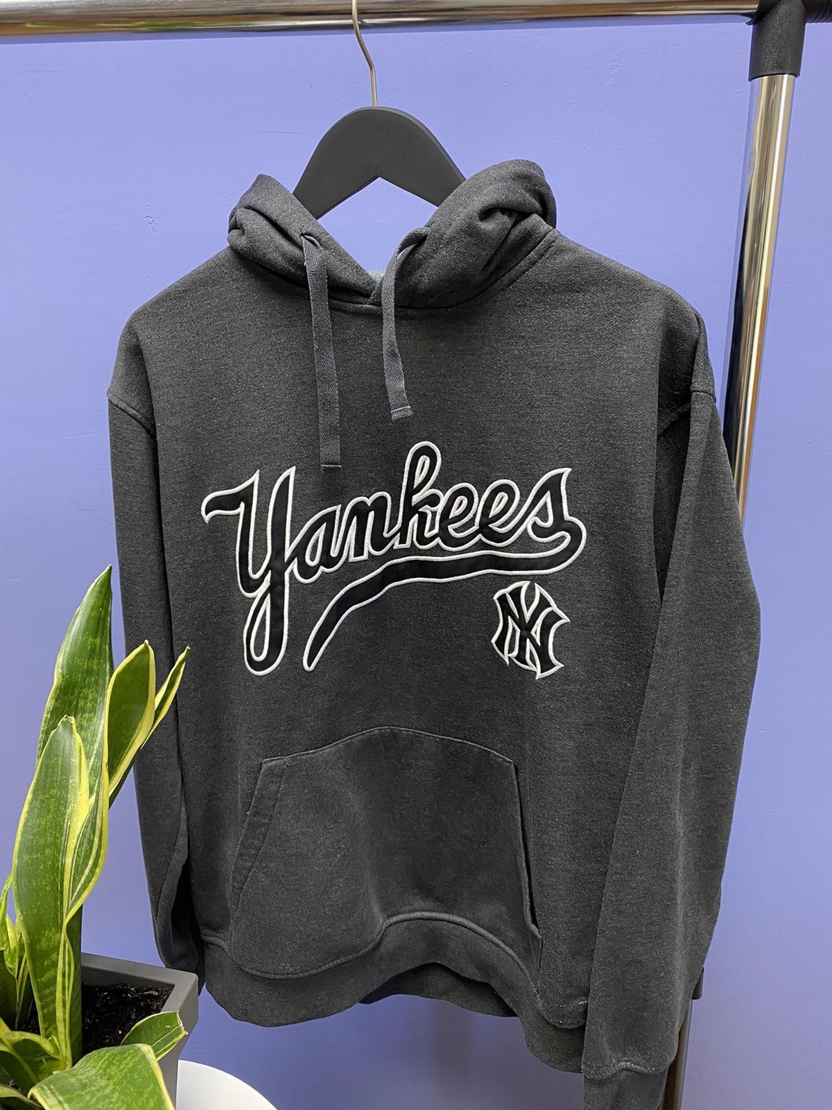 MLB × Majestic × New York Yankees Majestic New York Yankees Big Logo Hoodie Size US XL / EU 56 / 4 - 4 Thumbnail