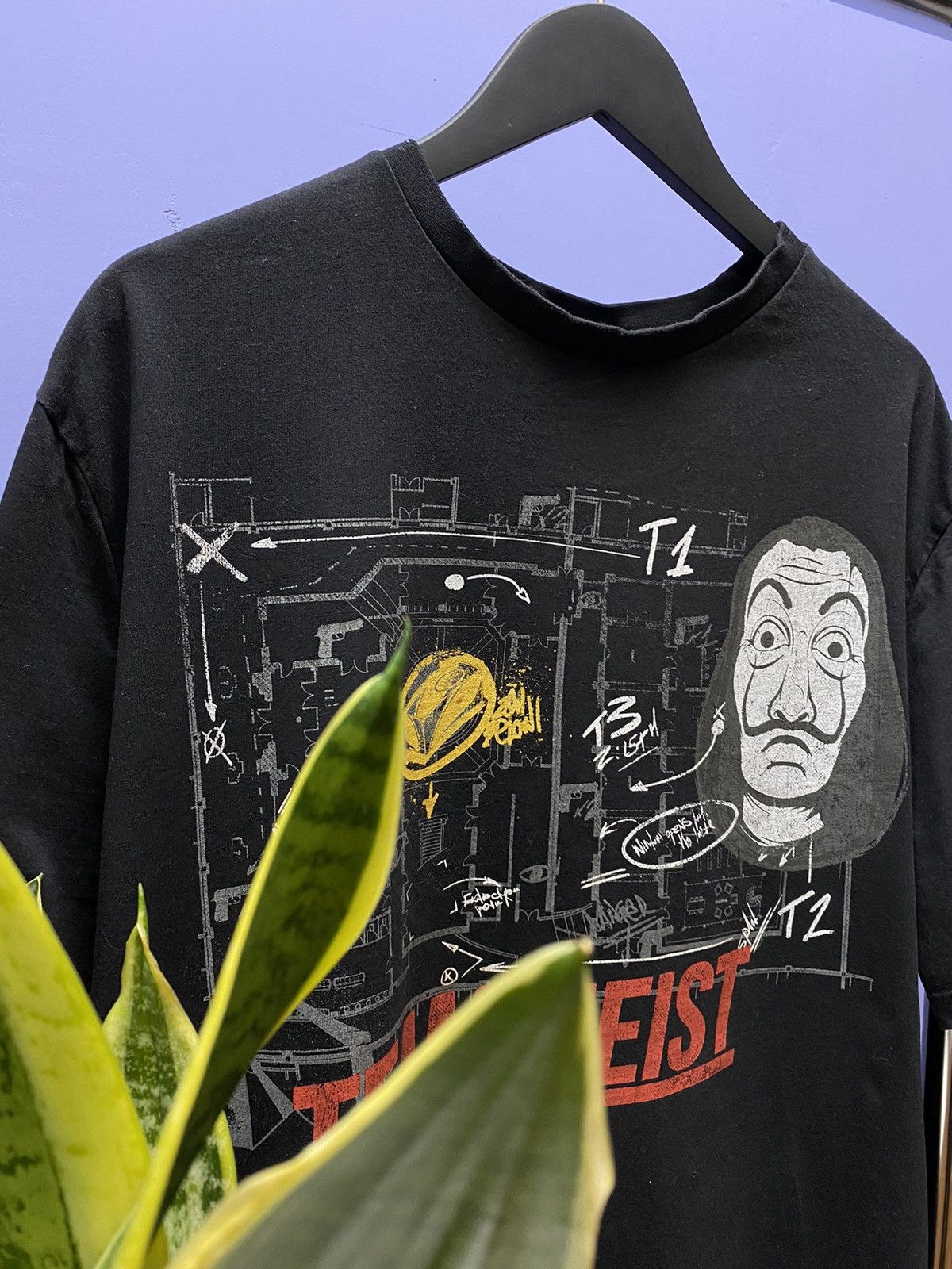 Other Money Heist “Team Heist” Series T Shirt Size US XXL / EU 58 / 5 - 7 Thumbnail