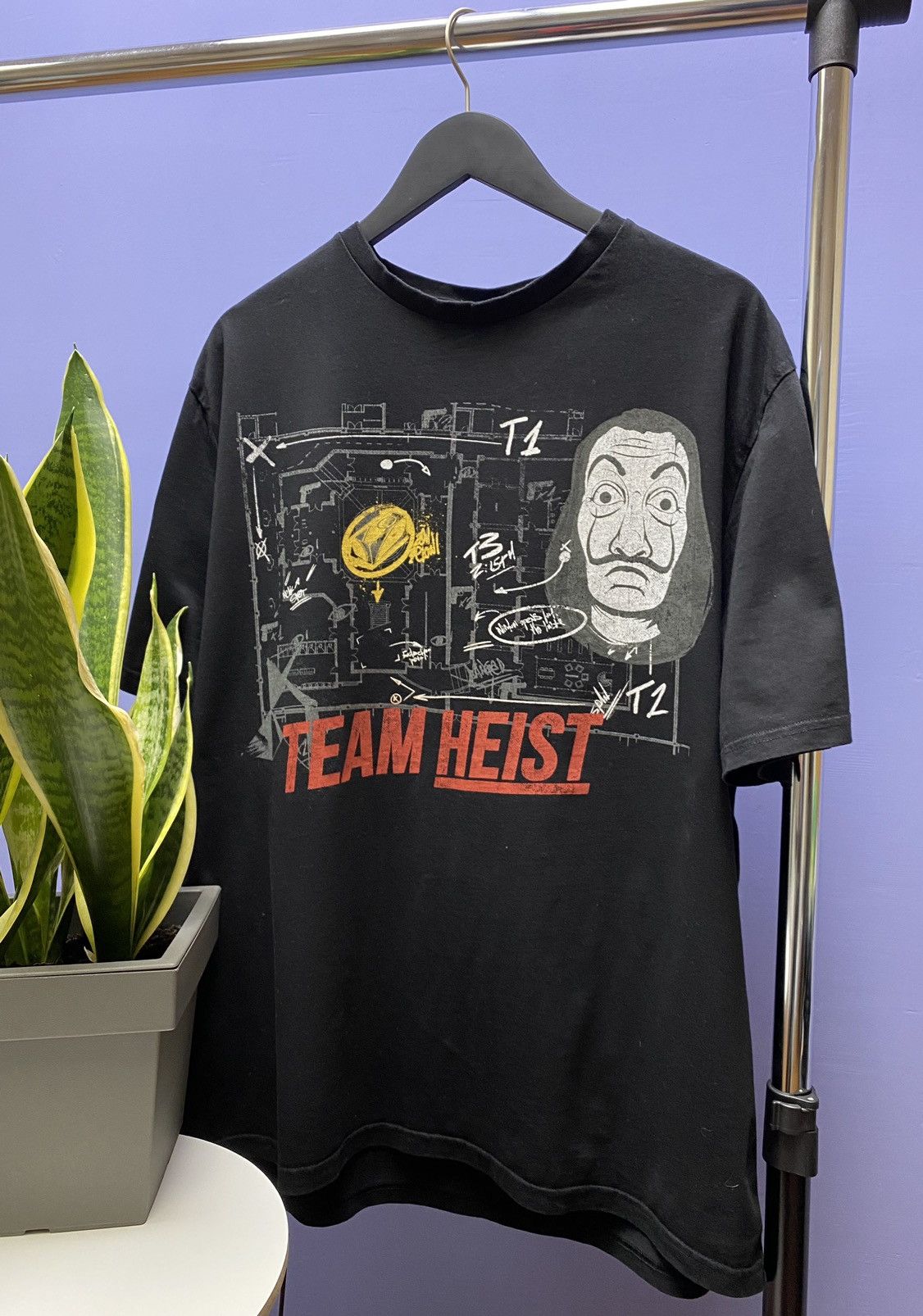 Other Money Heist “Team Heist” Series T Shirt Size US XXL / EU 58 / 5 - 2 Thumbnail