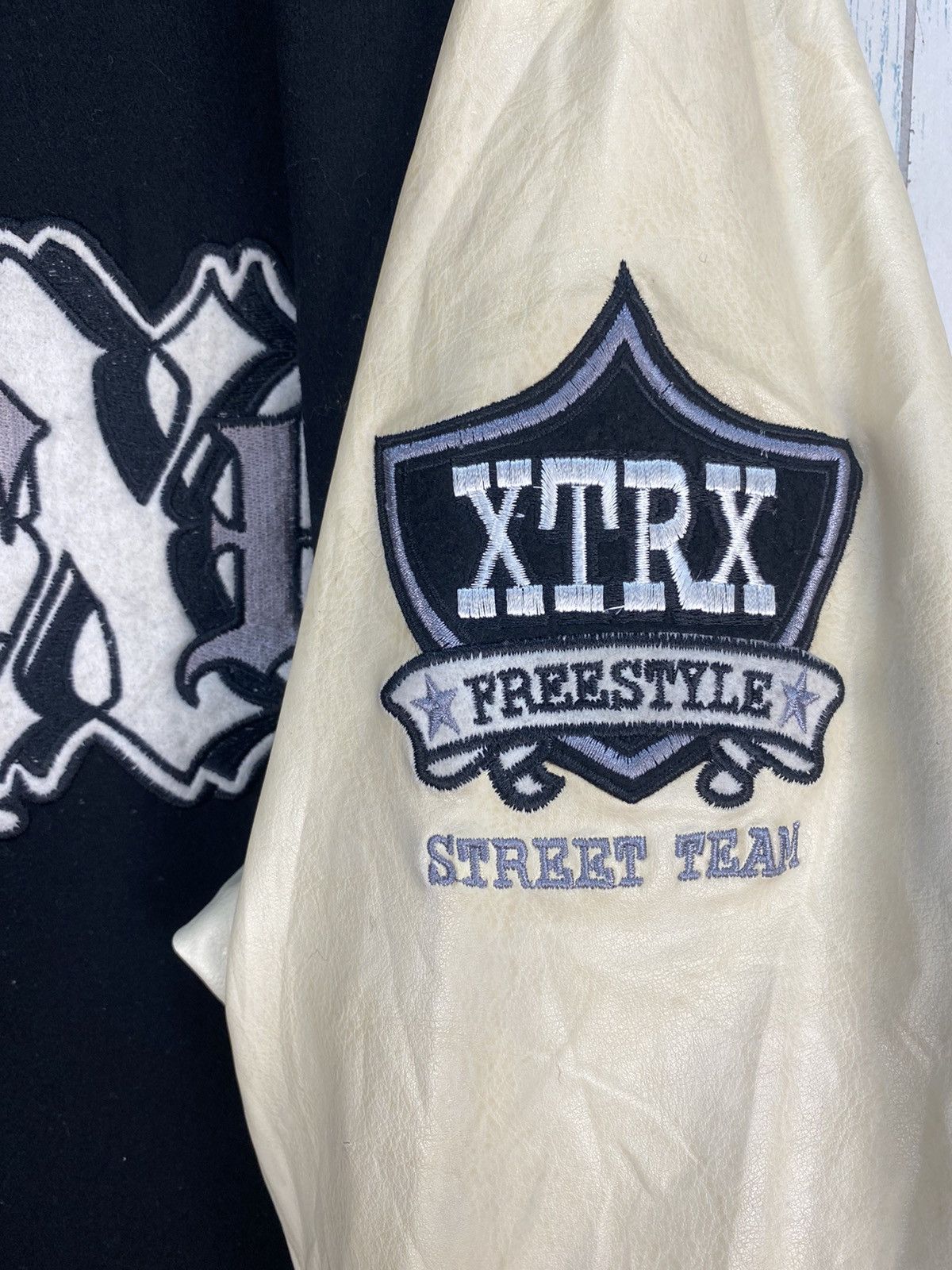 Other Vintage Extrix Street Team Varsity Jacket Size US L / EU 52-54 / 3 - 8 Thumbnail