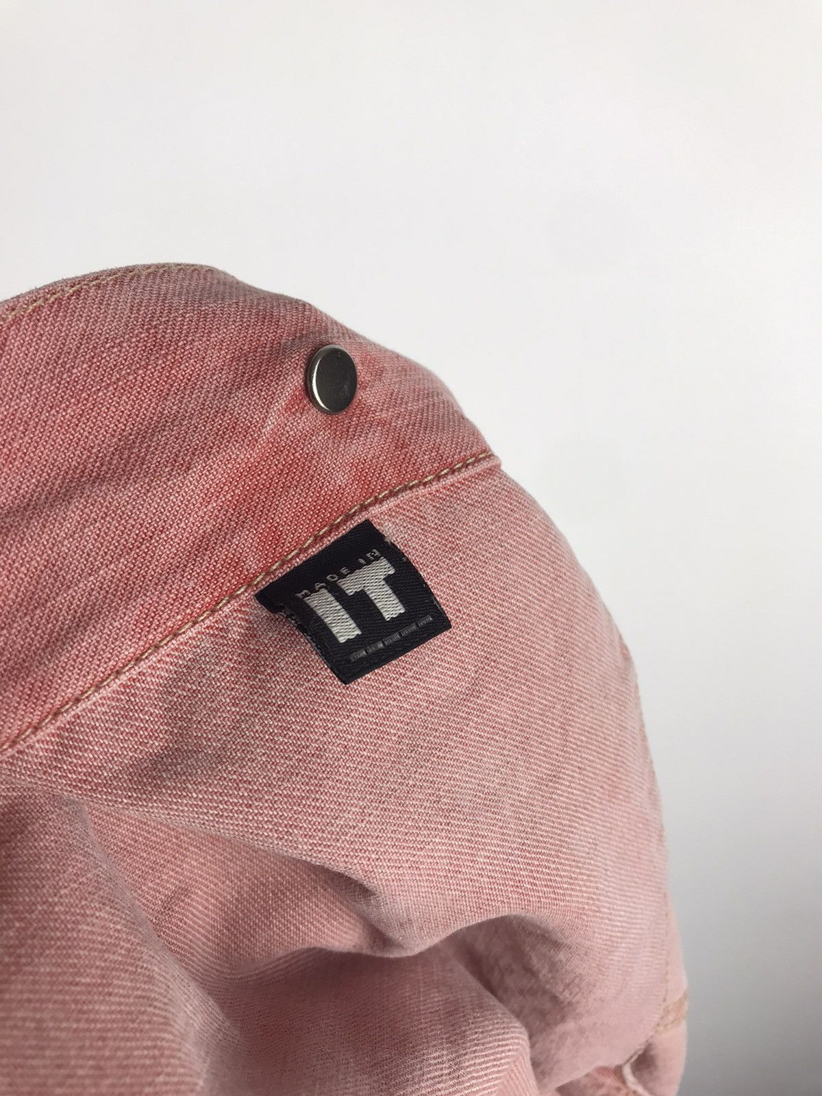 Vintage Rare Vintage Versace Jeans Couture Pink Distressed Fade Vest Size US L / EU 52-54 / 3 - 10 Thumbnail
