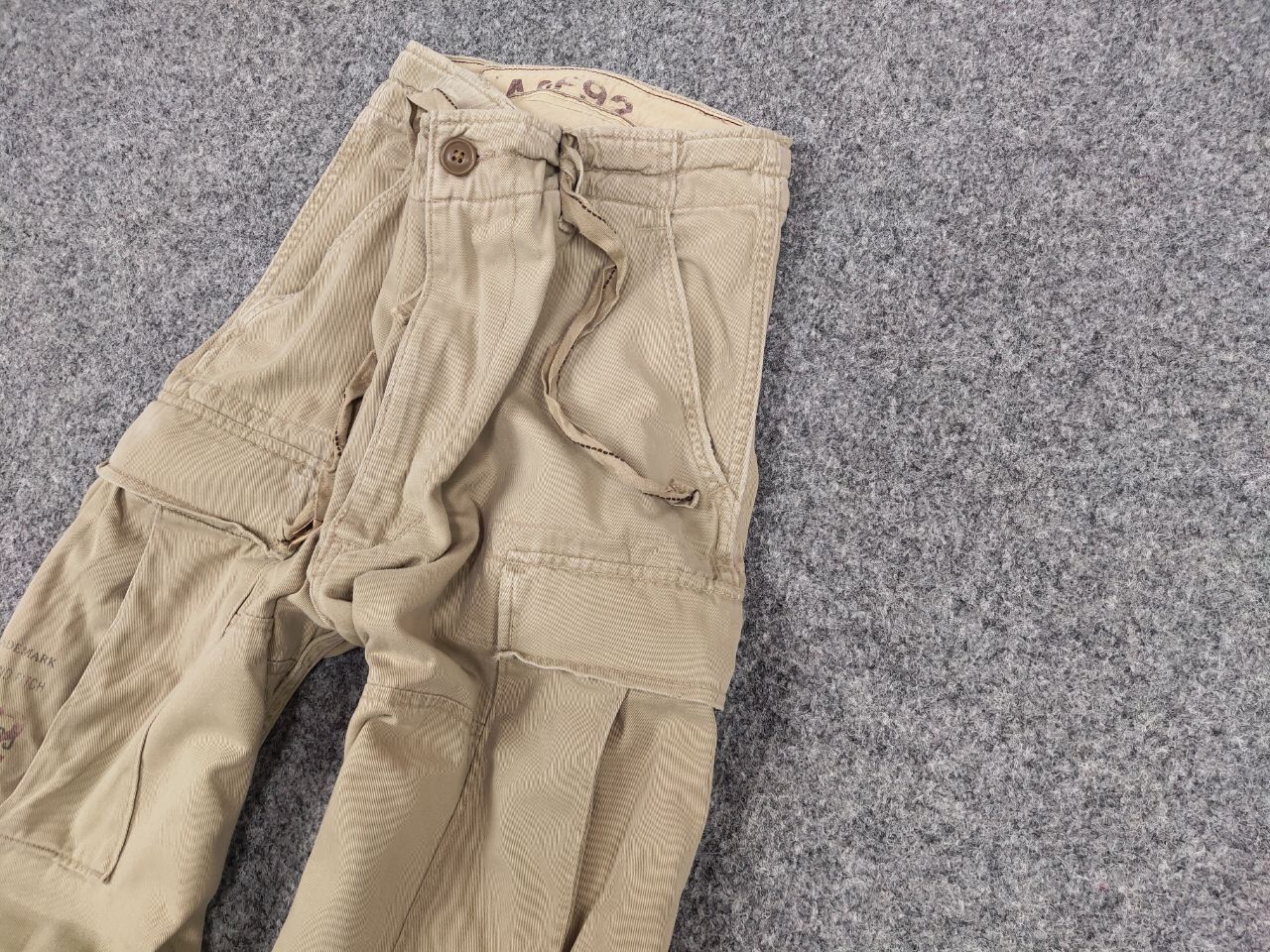 Japanese Brand Vintage 90's Japanese Baggy cargo Beige cotton Pants Hype Size US 34 / EU 50 - 4 Thumbnail