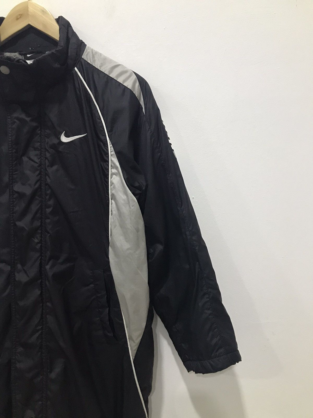 Nike Nike windbreaker big swoosh Raincoats jacket Size US M / EU 48-50 / 2 - 6 Thumbnail