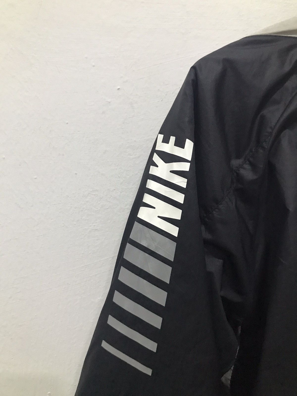 Nike Nike windbreaker big swoosh Raincoats jacket Size US M / EU 48-50 / 2 - 13 Thumbnail
