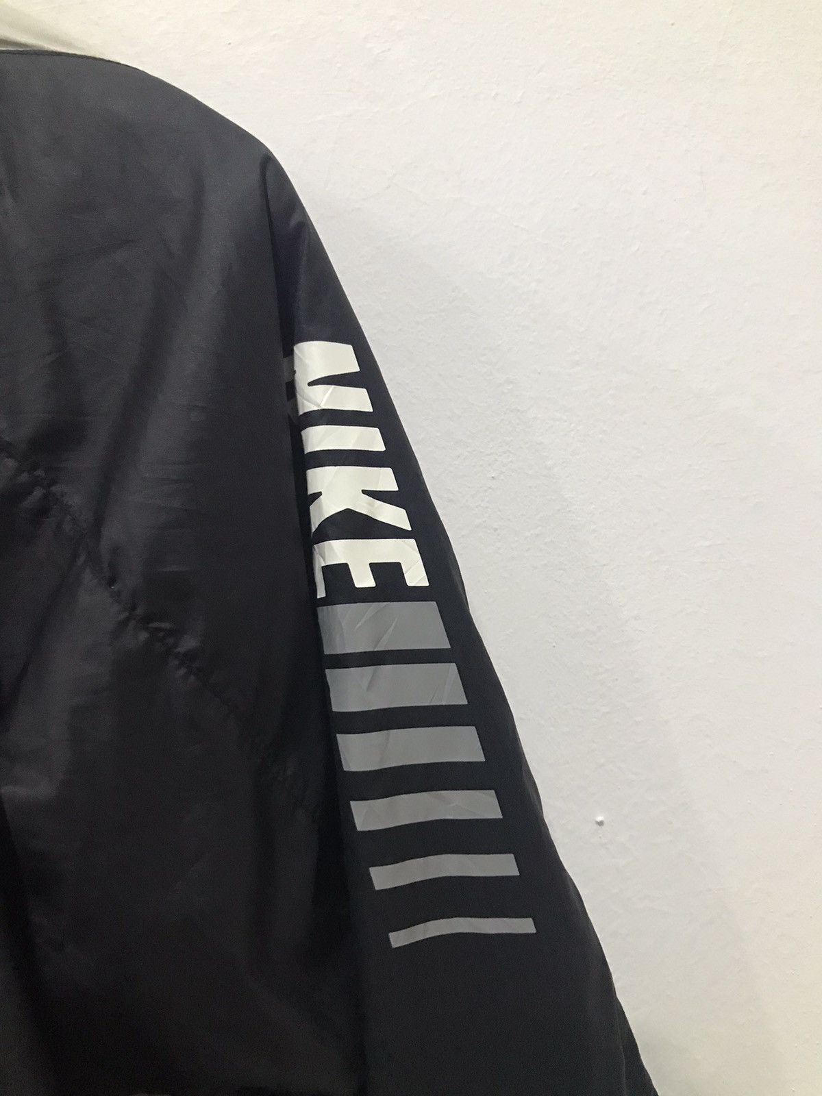 Nike Nike windbreaker big swoosh Raincoats jacket Size US M / EU 48-50 / 2 - 14 Thumbnail