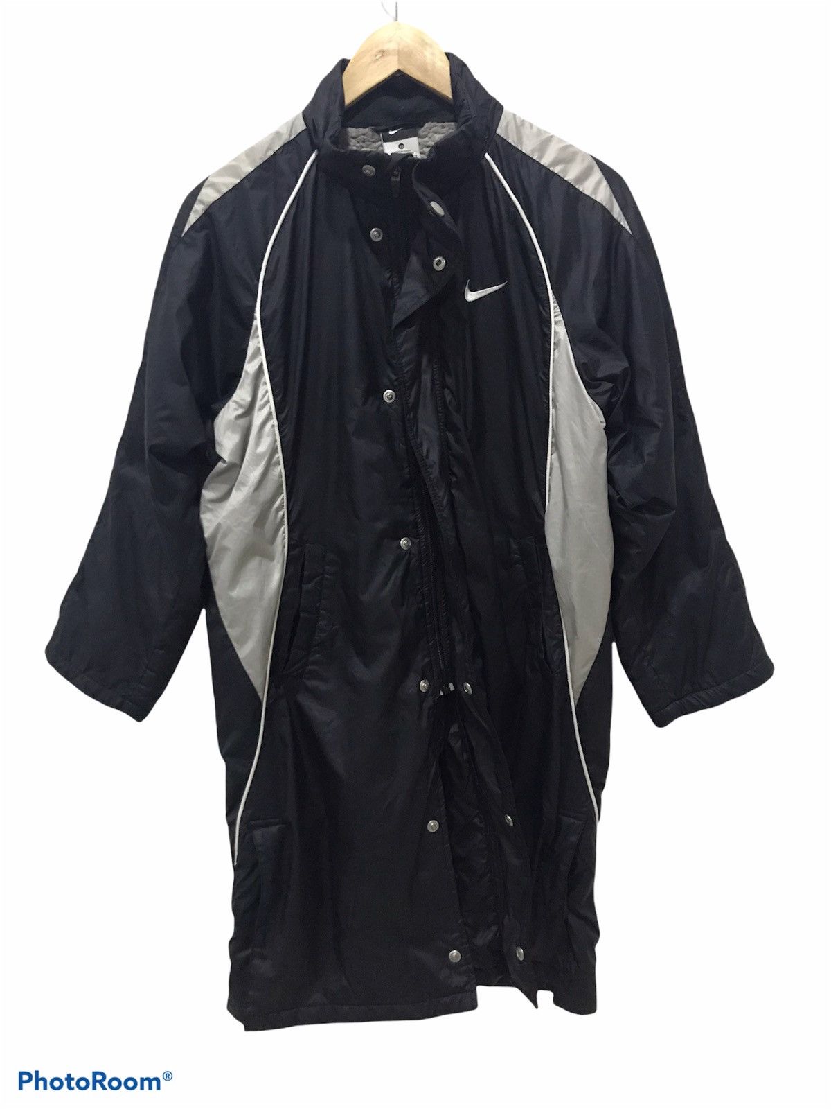 Nike Nike windbreaker big swoosh Raincoats jacket Size US M / EU 48-50 / 2 - 3 Thumbnail