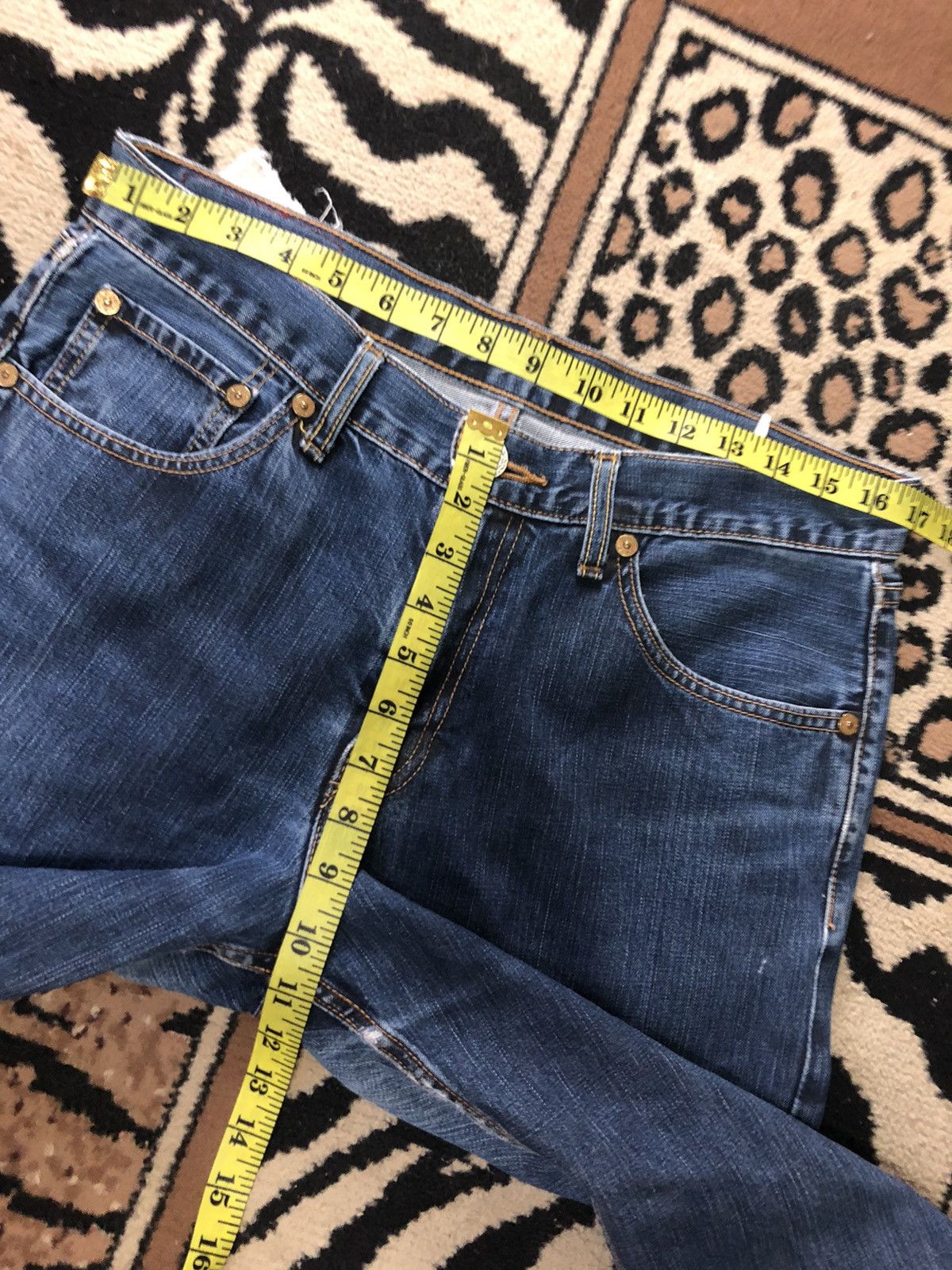 Levi's × Vintage VINTAGE 90s LEVIS BLUE WASH DENIM Size US 33 - 12 Thumbnail