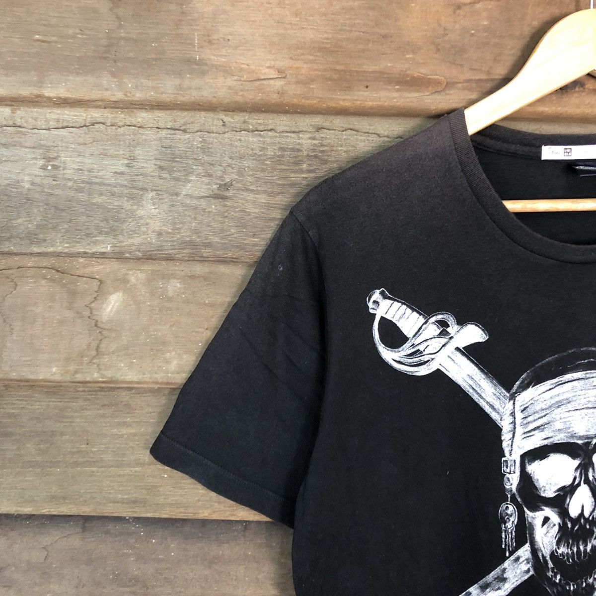 Cartoon Network × Uniqlo Pirates Of Carribean X Uniqlo Black Tshirt #3962 Size US M / EU 48-50 / 2 - 5 Thumbnail