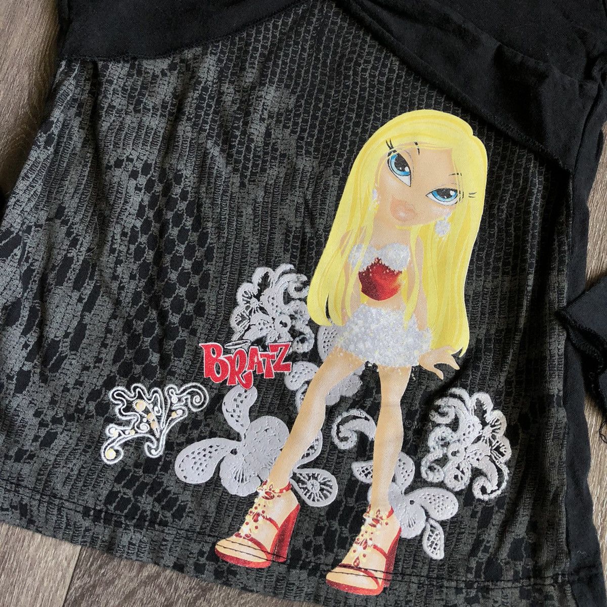 Vintage Vintage Y2K 2000s Bratz Baby Blouse Longsleeve Tee Size 7/8 Size XXS / US 00 / IT 34 - 2 Thumbnail