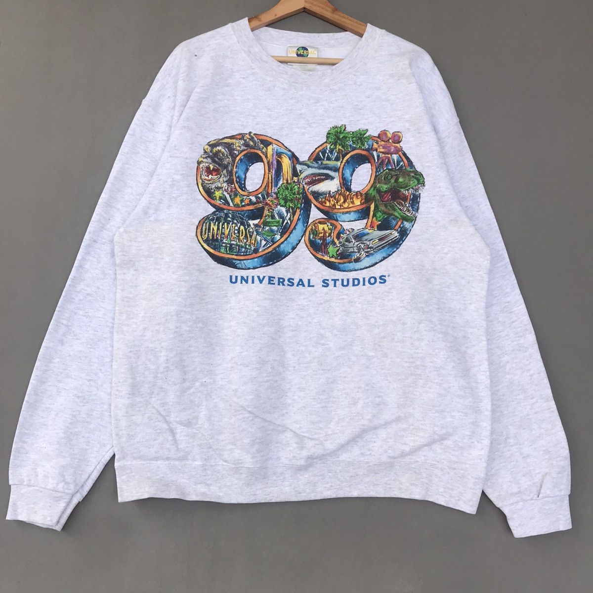 Universal Studios × Vintage Vintage Universal Studios 99 Movie Big Logo Sweatshirt Size US L / EU 52-54 / 3 - 1 Thumbnail