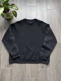 Pierced Round Sweatshirt Oversized in Black Faded