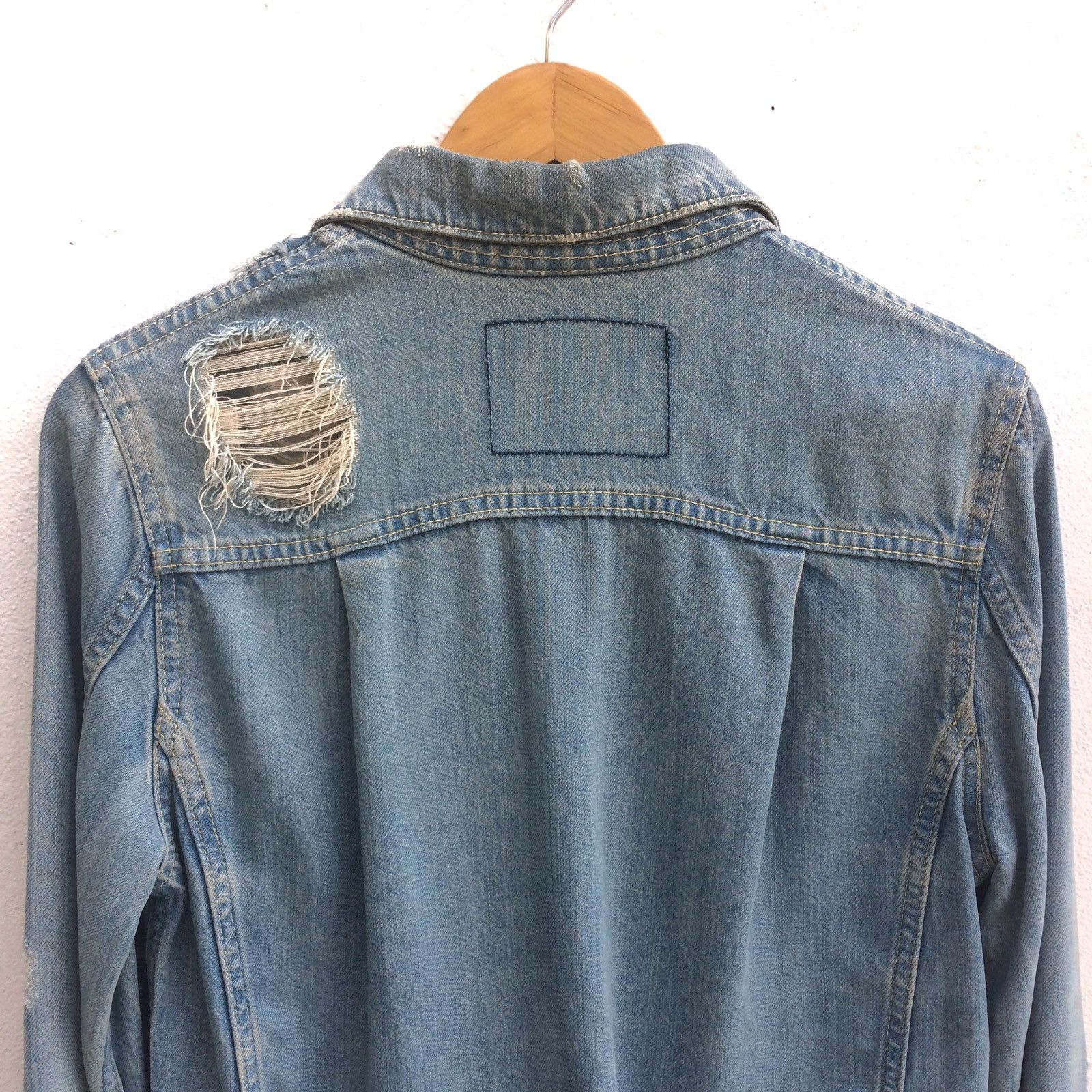 Other MOUSSY Distressed Denim Trucker Jacket Size US S / EU 44-46 / 1 - 6 Thumbnail