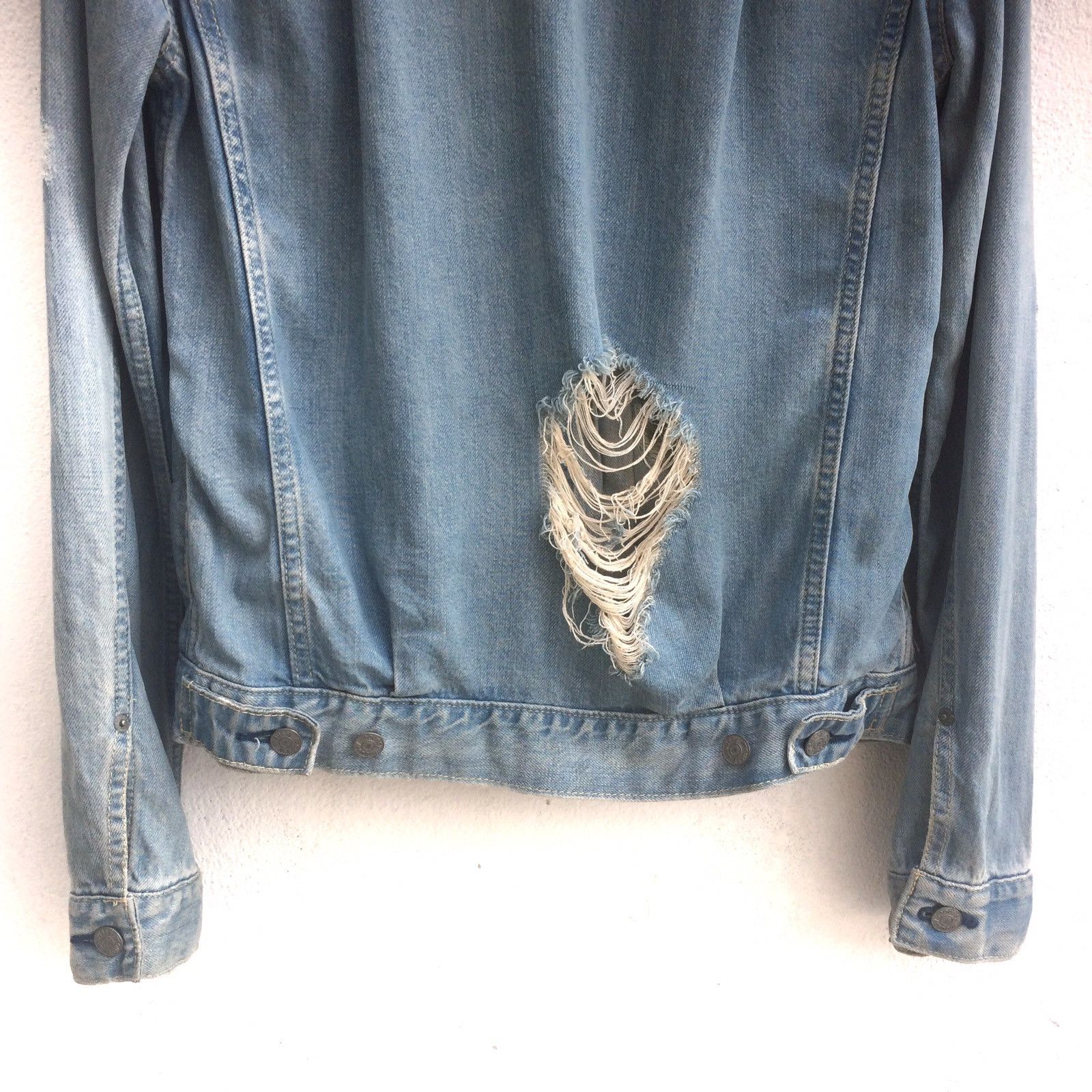 Other MOUSSY Distressed Denim Trucker Jacket Size US S / EU 44-46 / 1 - 7 Thumbnail