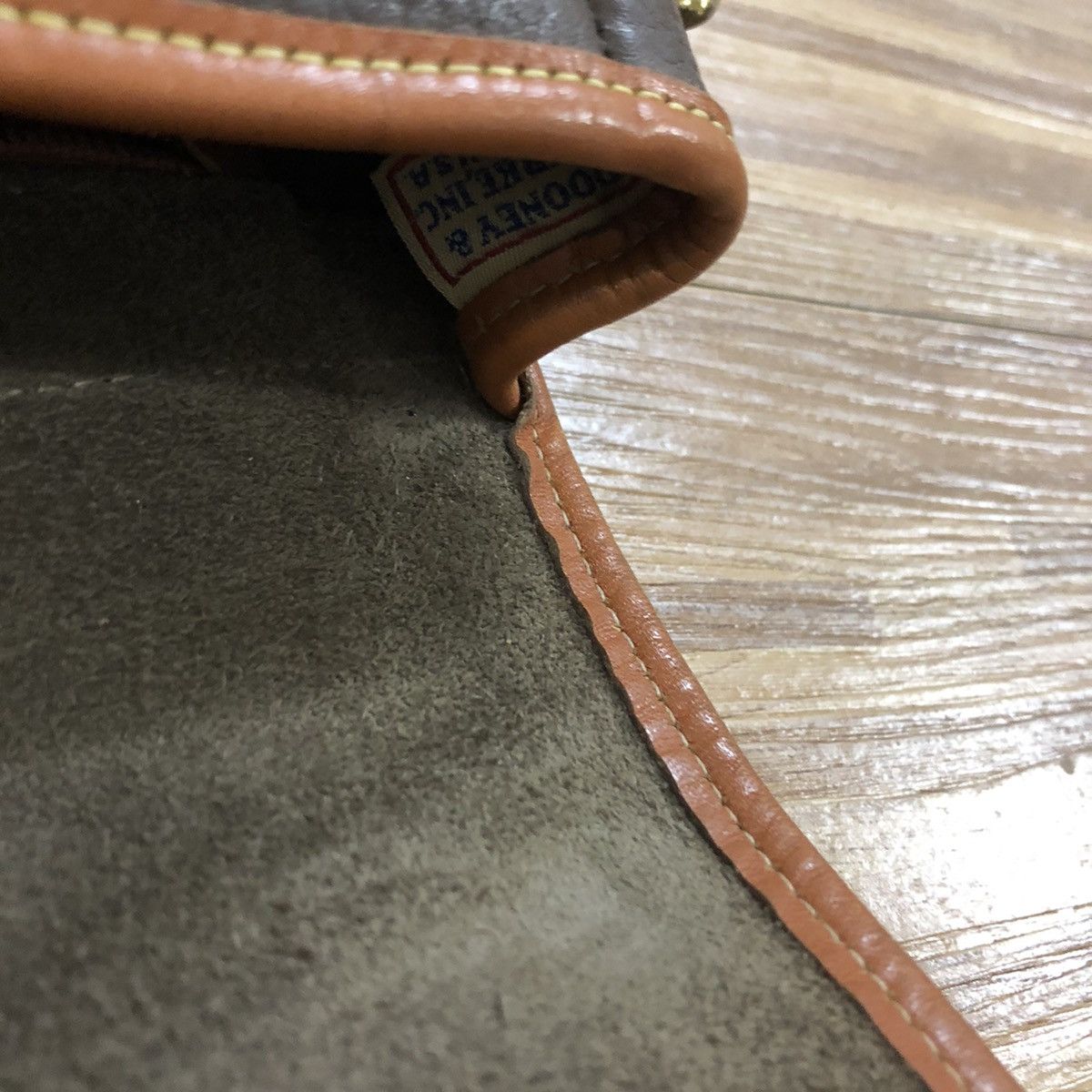 Dooney & Bourke vintage dooney & bourke all weather leather crossbody bag Size ONE SIZE - 15 Thumbnail