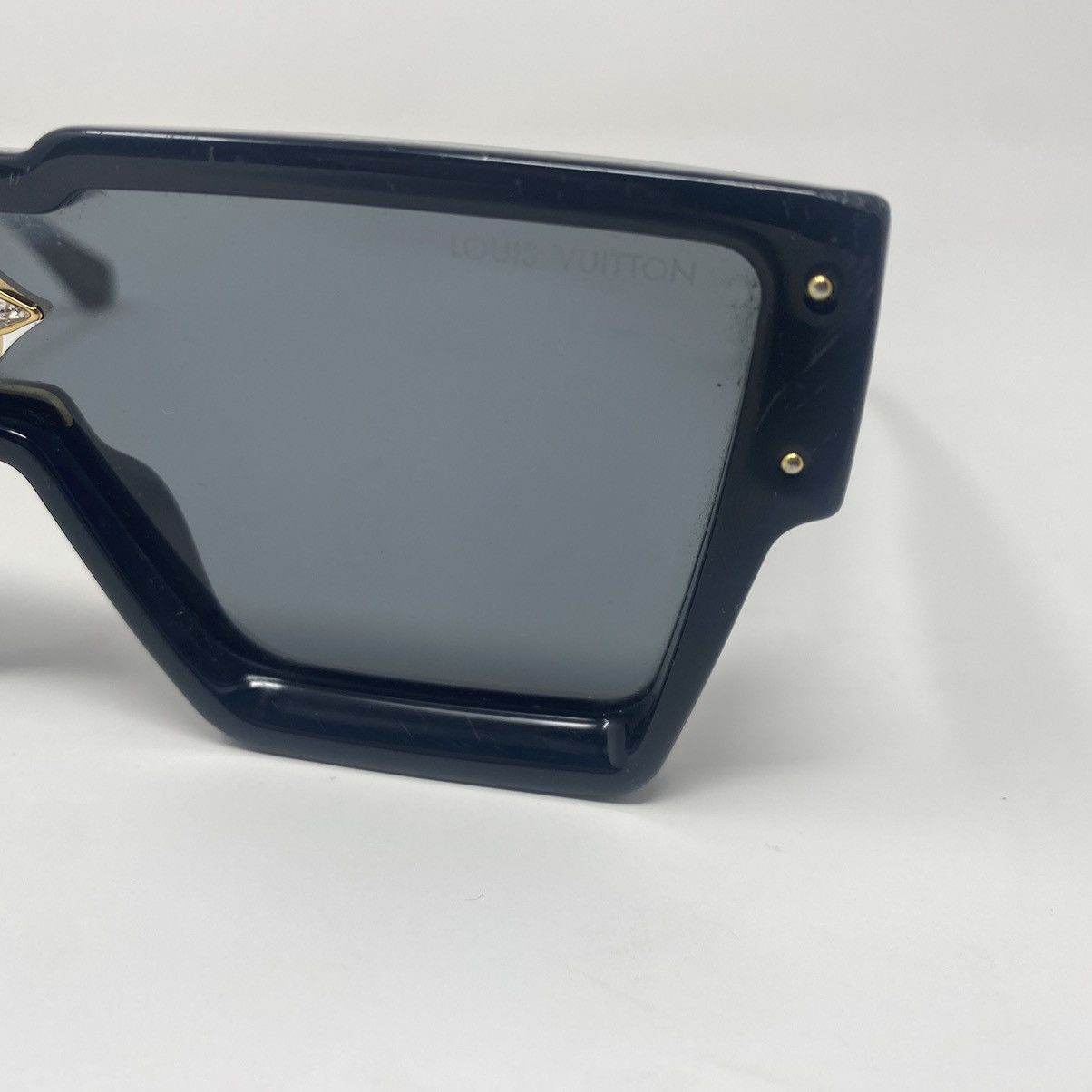 Louis Vuitton LOUIS VUITTON ‘Cyclone’ Sunglasses Black Eastern Size ONE SIZE - 3 Thumbnail
