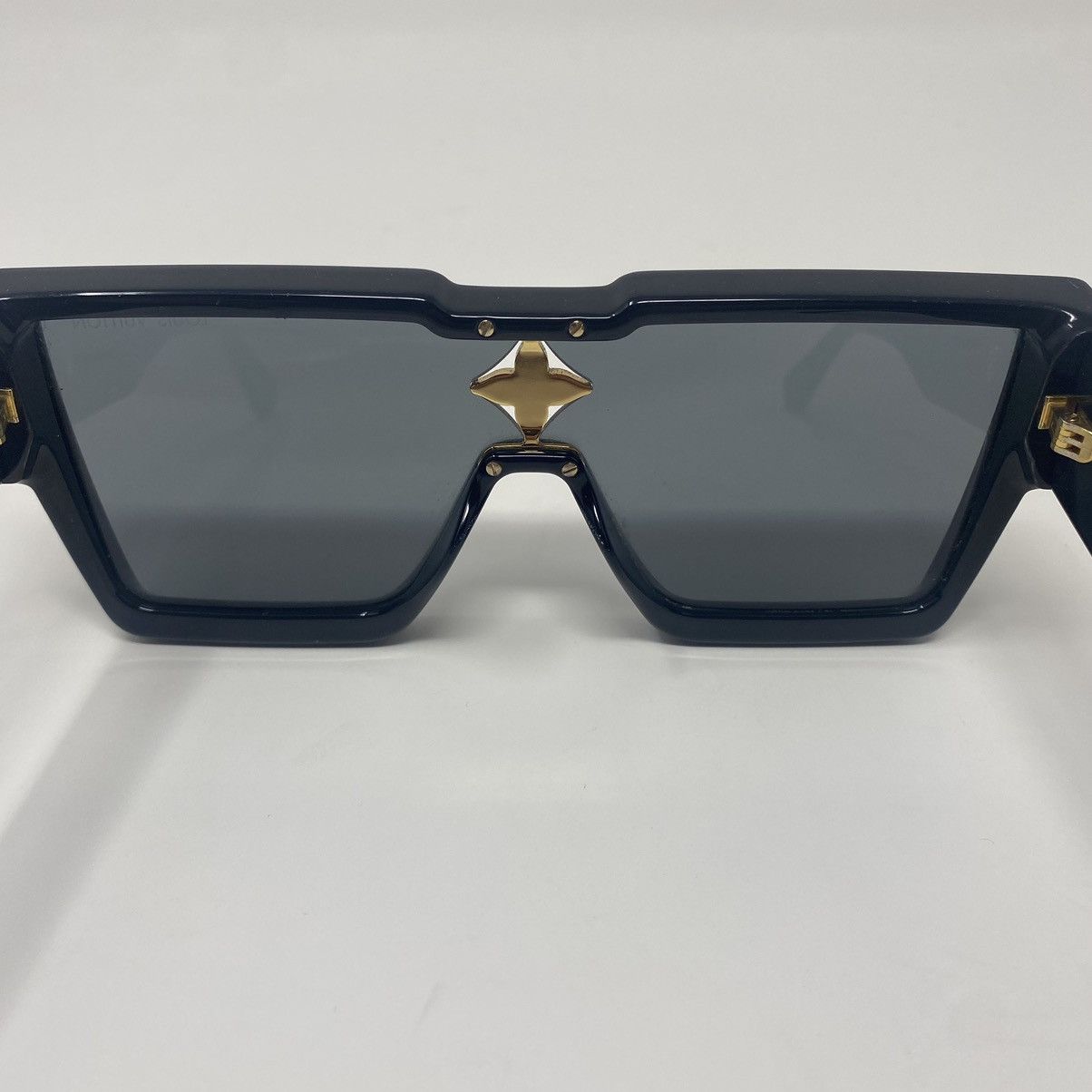 Louis Vuitton LOUIS VUITTON ‘Cyclone’ Sunglasses Black Eastern Size ONE SIZE - 2 Thumbnail