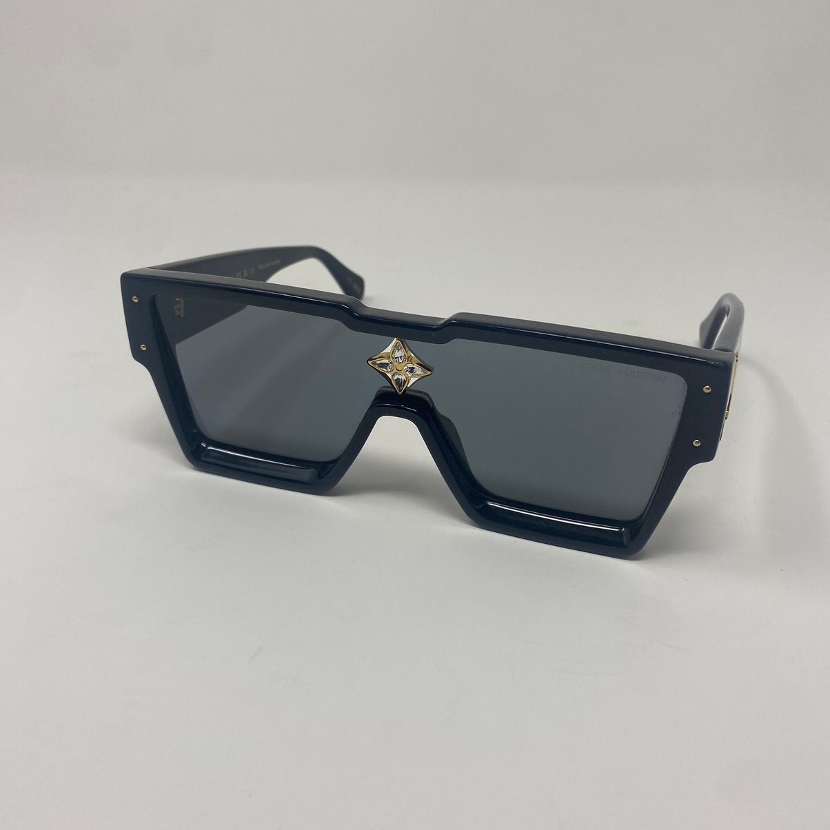 Pre-owned Louis Vuitton ‘cyclone' Sunglasses Black Eastern