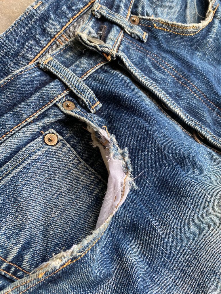Levi's Vintage Clothing RARE🔥Repro True Vintage Distress Levi's 501 of 1955 Jeans Size US 31 - 12 Thumbnail
