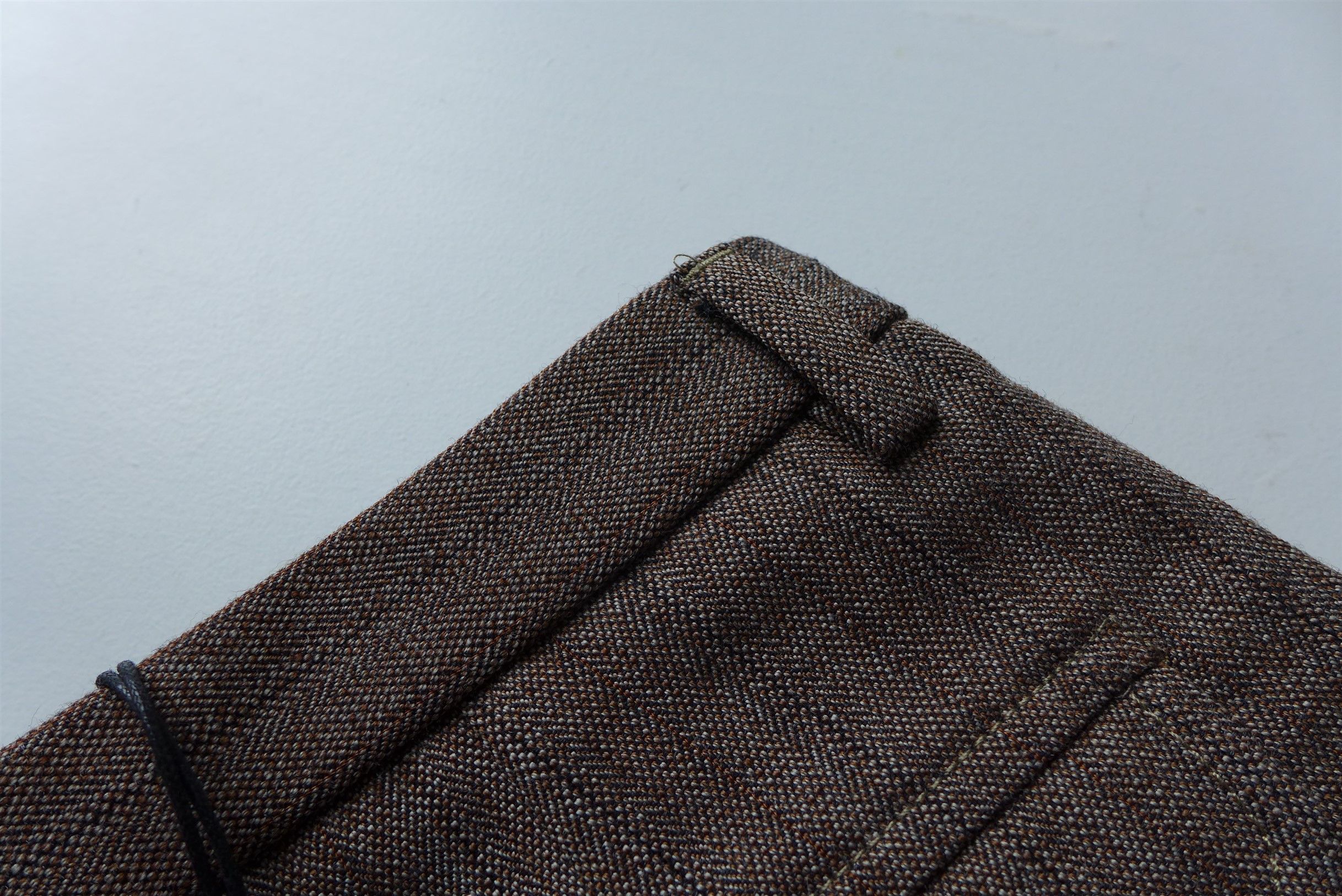 Gucci Gucci Pleated Straight Leg Brown Herringbone Wool Trousers. Size US 34 / EU 50 - 15 Thumbnail