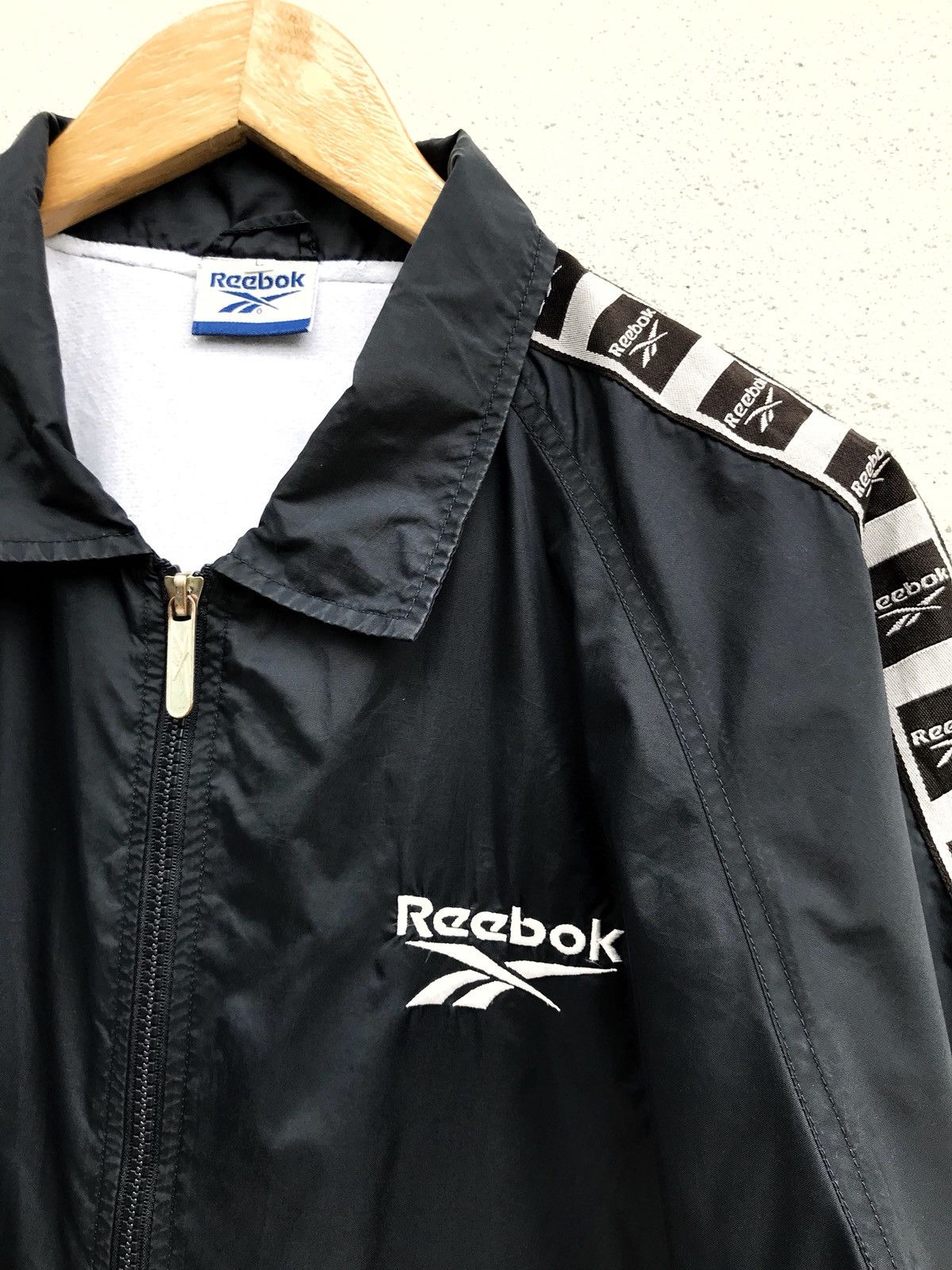Reebok Reebok Windbreaker Button Lightweight Jacket Armpit 25”x33” Size US L / EU 52-54 / 3 - 7 Thumbnail