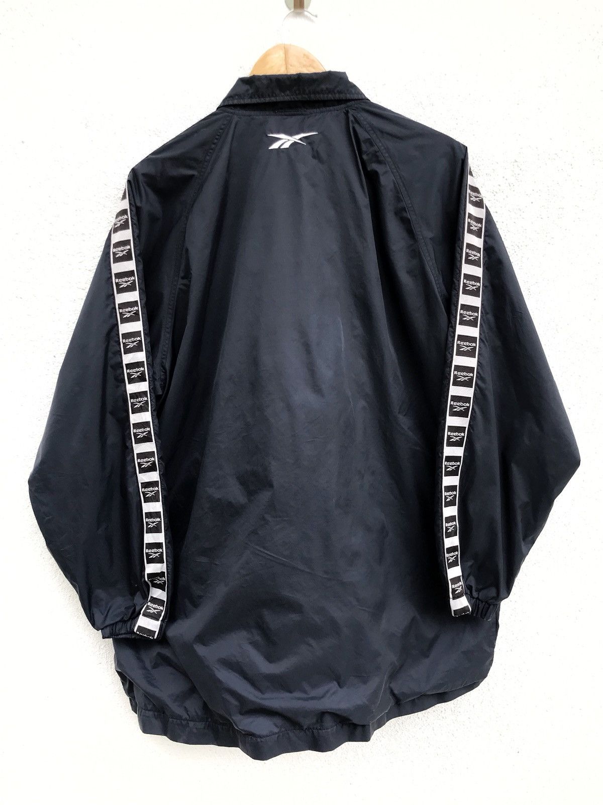 Reebok Reebok Windbreaker Button Lightweight Jacket Armpit 25”x33” Size US L / EU 52-54 / 3 - 3 Thumbnail