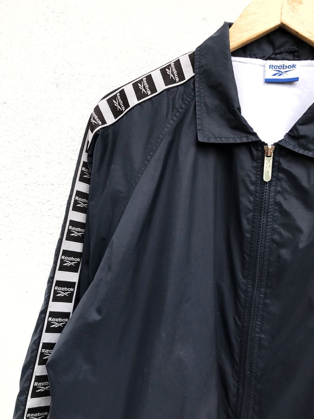 Reebok Reebok Windbreaker Button Lightweight Jacket Armpit 25”x33” Size US L / EU 52-54 / 3 - 4 Thumbnail