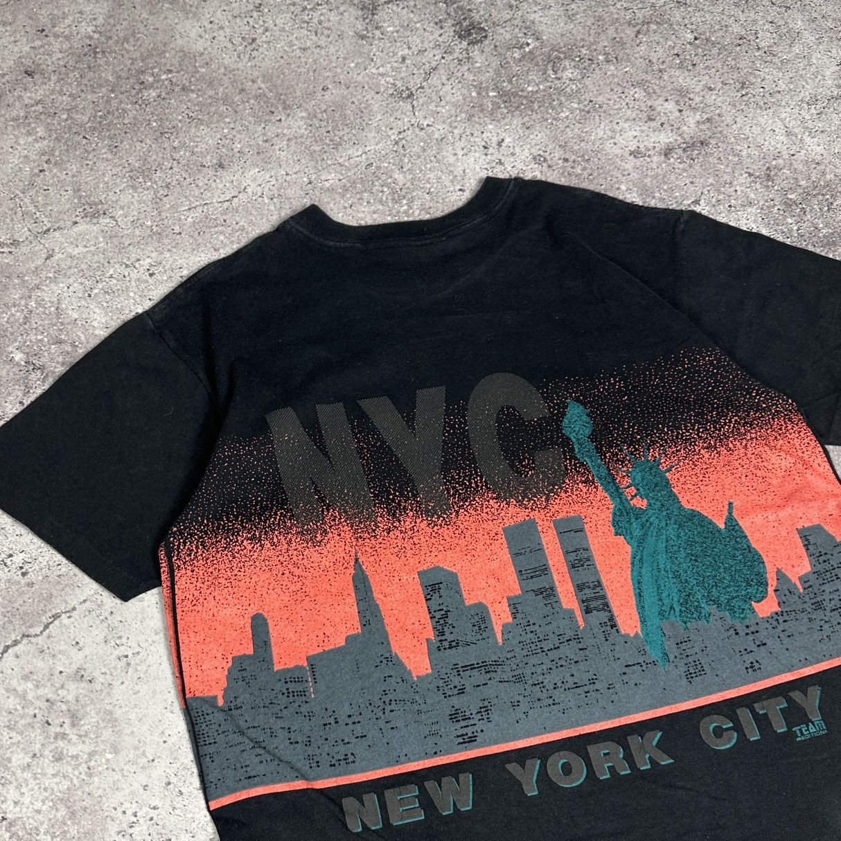 Vintage Vintage 90s New York City Statue of Freedom Graphic tee AOP Size US L / EU 52-54 / 3 - 2 Thumbnail