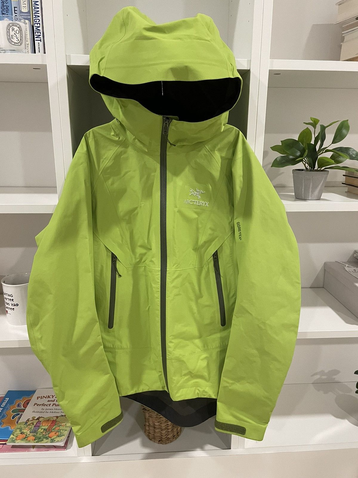 Arc'teryx ARC’TERYX Beta SL Moss Bloom Size US S / EU 44-46 / 1 - 12 Thumbnail